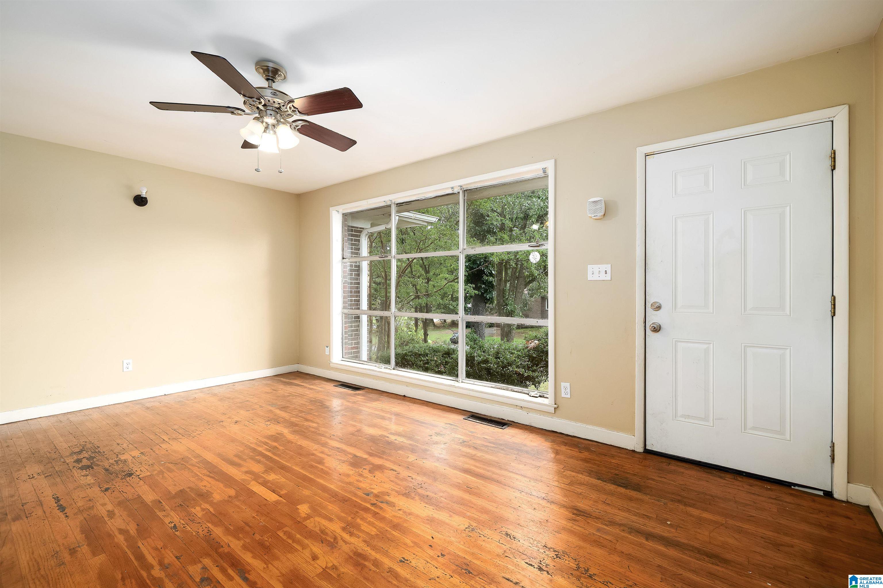 Photo 2 of Single family home for sale at 957 Hickory Cir, Birmingham, AL 35215 | MLS# 21464919 | Listing updated on 2026-09-15