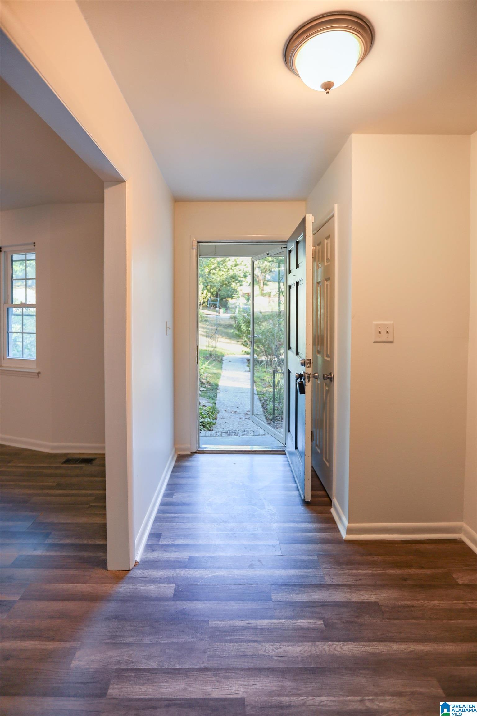 Photo 2 of Single family home for sale at 1026 Kings Forest Dr, Leeds, AL 35094 | MLS# 21464926 | Listing updated on 2026-09-15