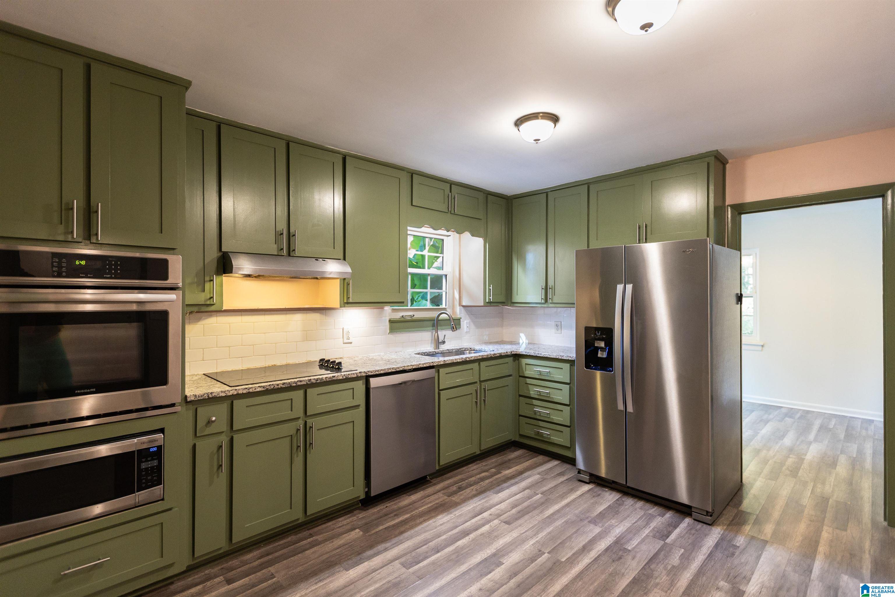 Photo 3 of Single family home for sale at 1026 Kings Forest Dr, Leeds, AL 35094 | MLS# 21464926 | Listing updated on 2026-09-15