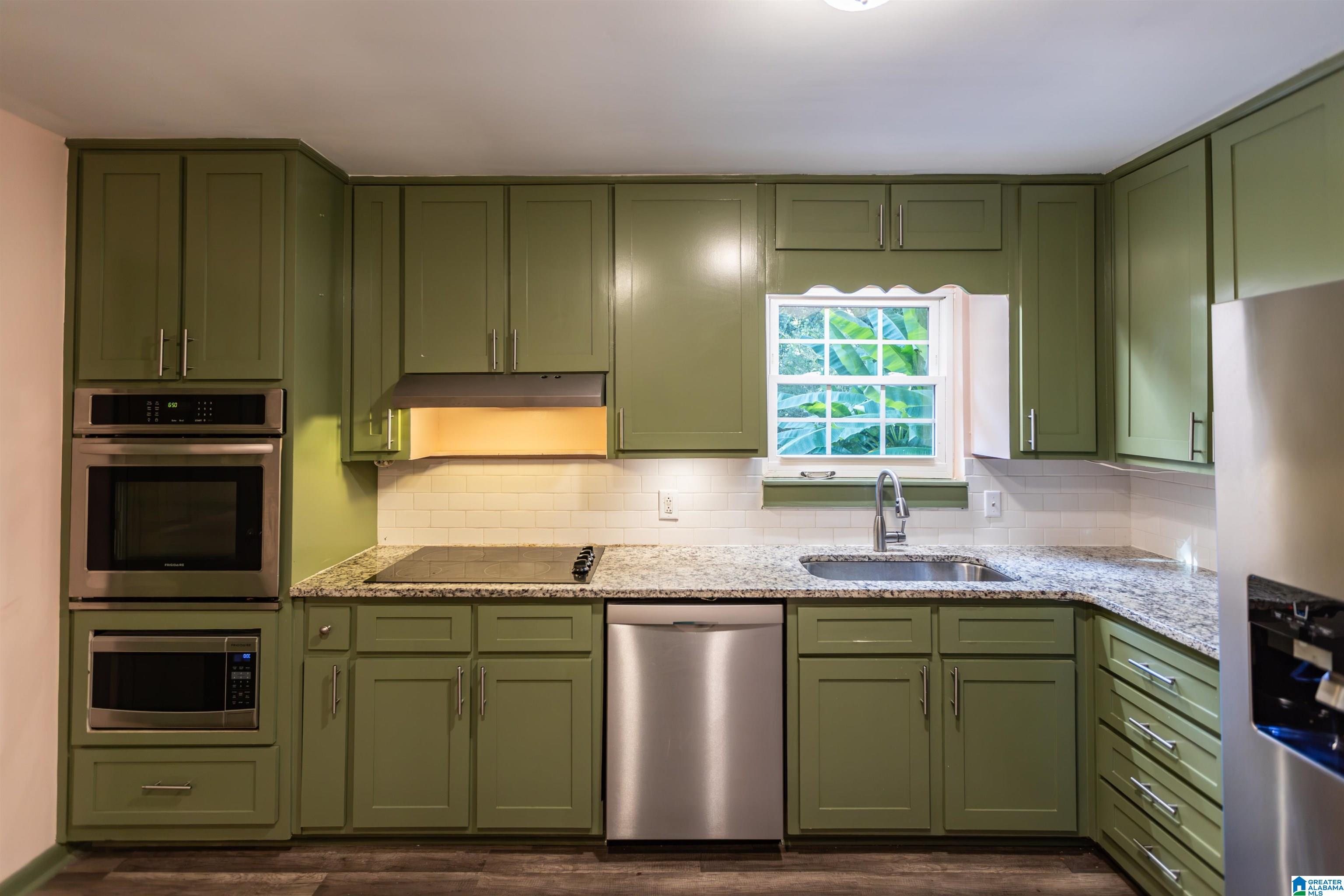 Photo 4 of Single family home for sale at 1026 Kings Forest Dr, Leeds, AL 35094 | MLS# 21464926 | Listing updated on 2026-09-15