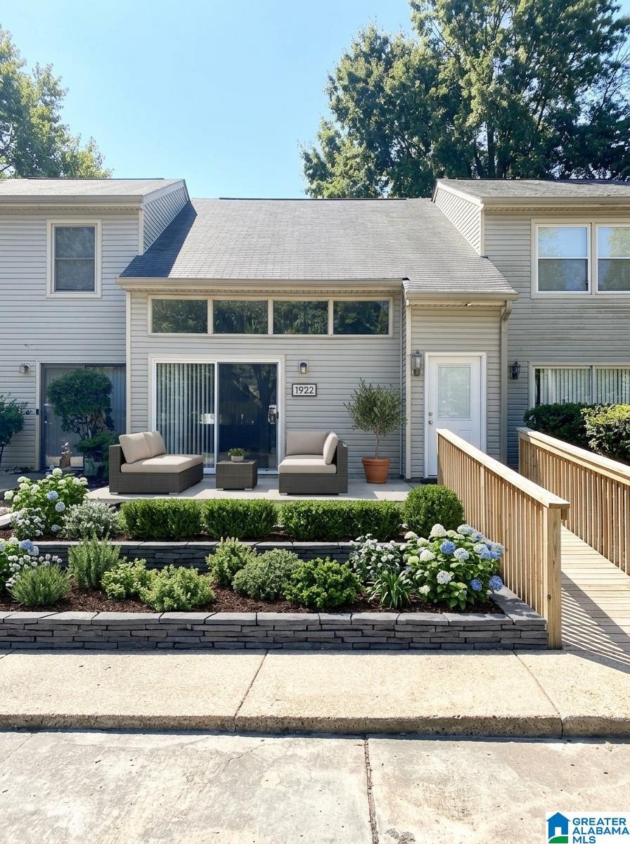 Photo 2 of Townhouse for sale at 1922 Chandalar Ct, Pelham, AL 35124 | MLS# 21464939 | Listing updated on 2026-10-20