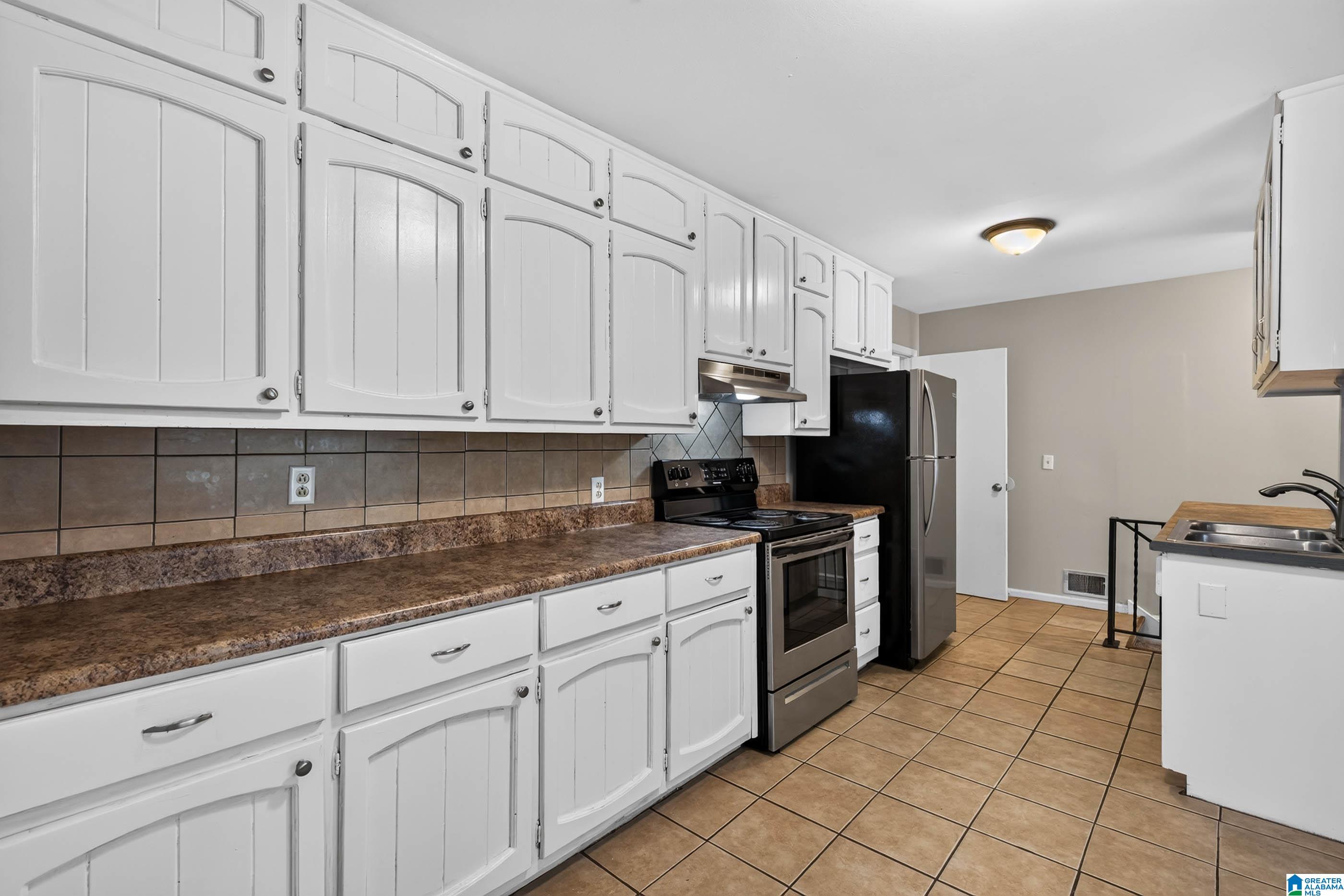 Photo 2 of Single family home for sale at 1317 Winola Ln, Birmingham, AL 35235 | MLS# 21464940 | Listing updated on 2026-09-15