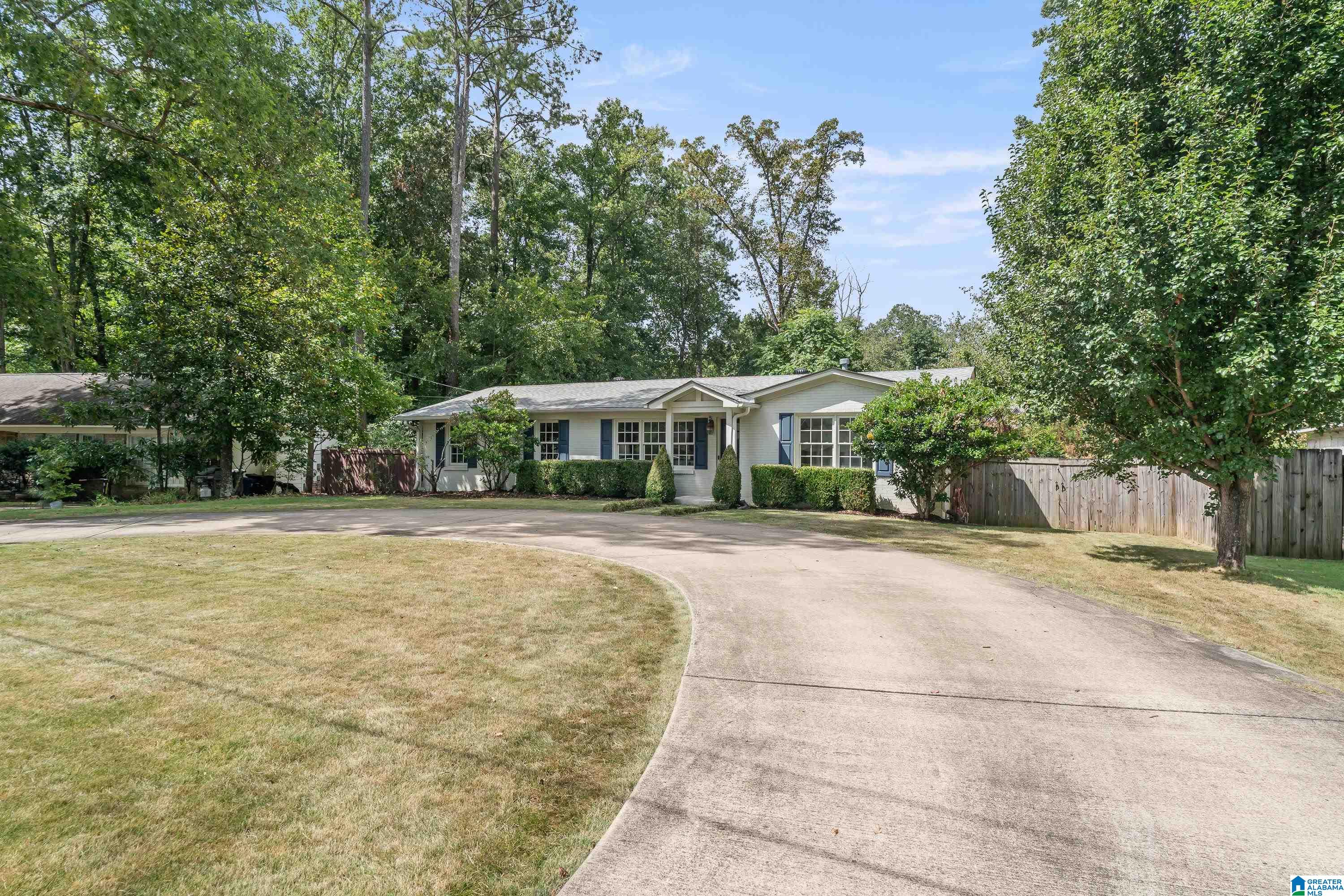 Photo 2 of Single family home for sale at 3820 Buckingham Pl, Mountain Brk, AL 35243 | MLS# 21464950 | Listing updated on 2026-09-18