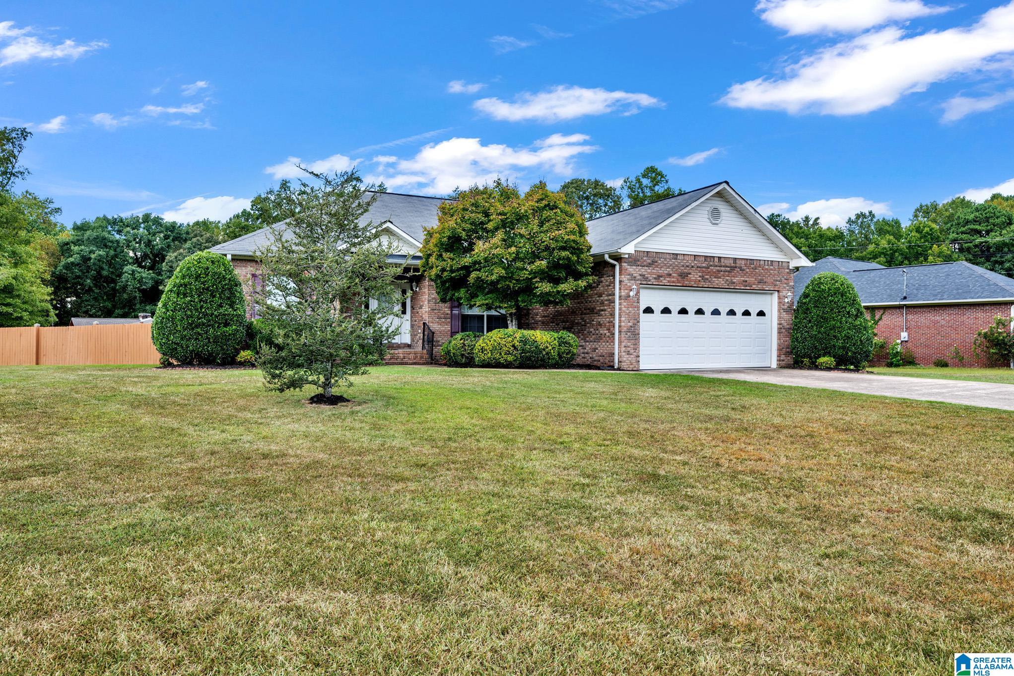 Photo 3 of Single family home for sale at 2558 Rolling Meadows Dr, Jasper, AL 35503 | MLS# 21464967 | Listing updated on 2026-09-15