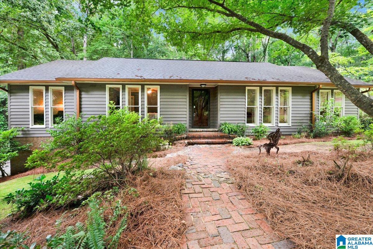 Photo 2 of Single family home for sale at 737 Bailey Brk Cir, Hoover, AL 35244 | MLS# 21464976 | Listing updated on 2026-09-19