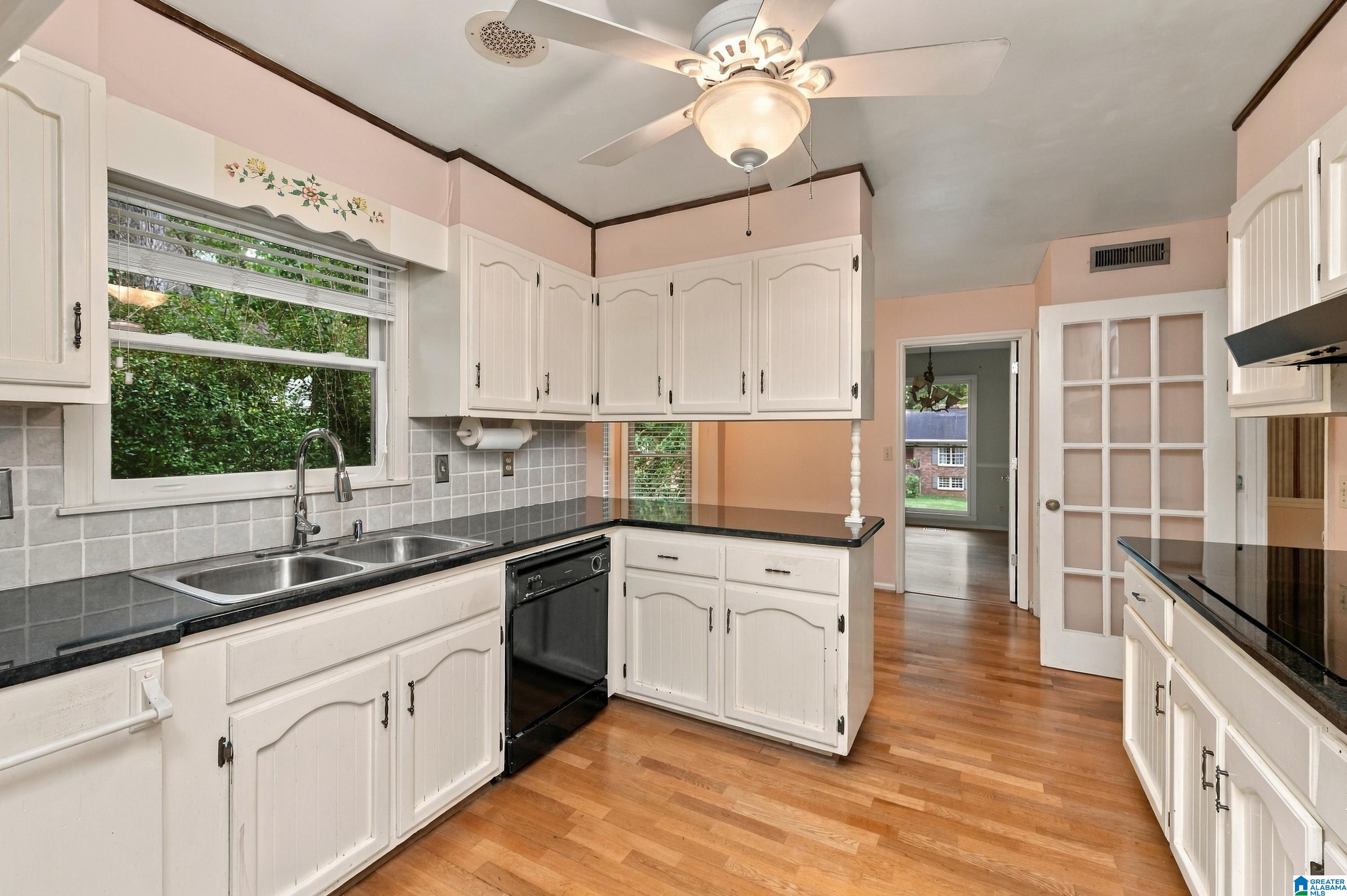 Photo 3 of Single family home for sale at 1508 Blind Brk Ln, Vestavia Hills, AL 35216 | MLS# 21465006 | Listing updated on 2026-09-16