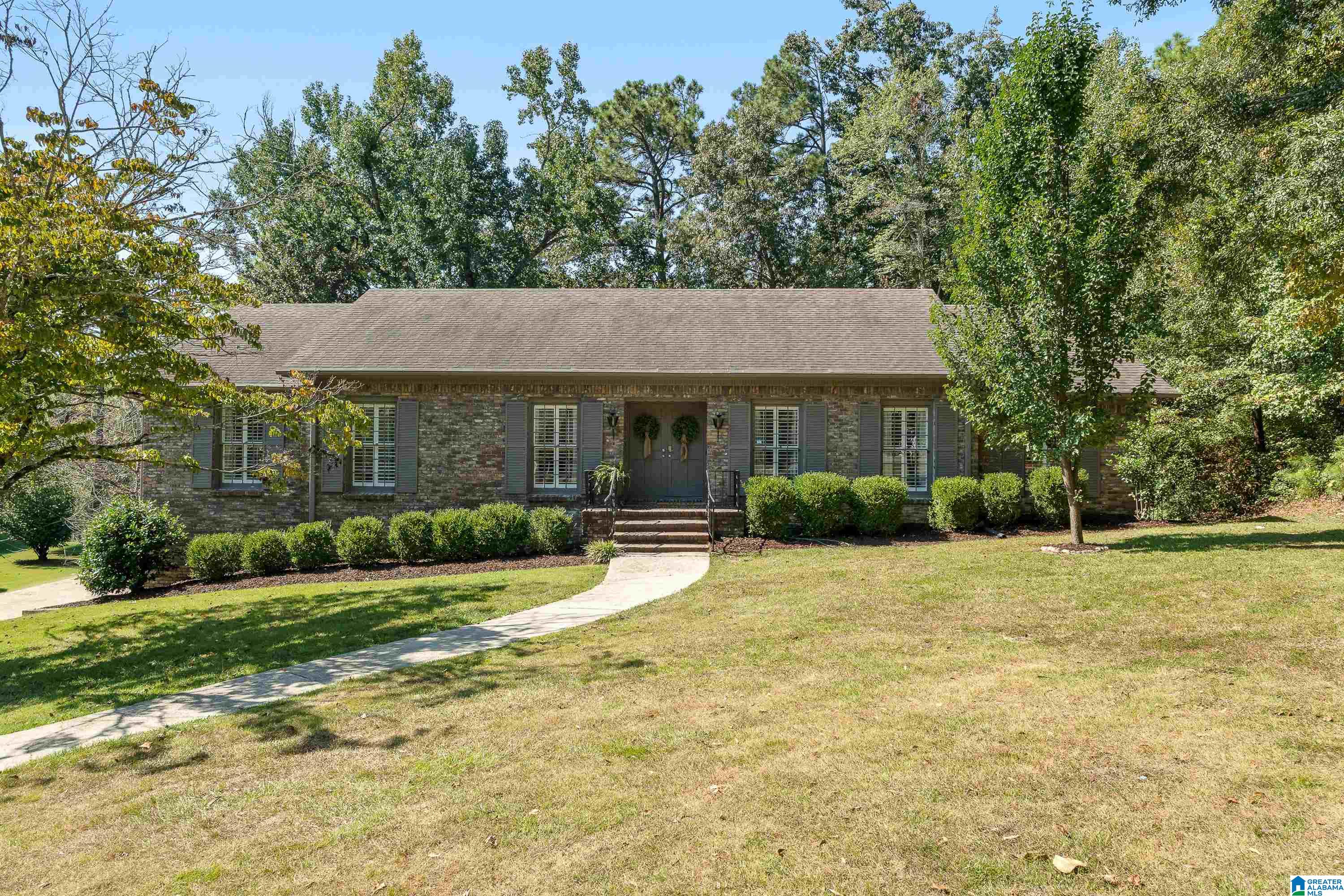 Photo 2 of Single family home for sale at 2658 Swiss Ln, Hoover, AL 35226 | MLS# 21465009 | Listing updated on 2026-09-18