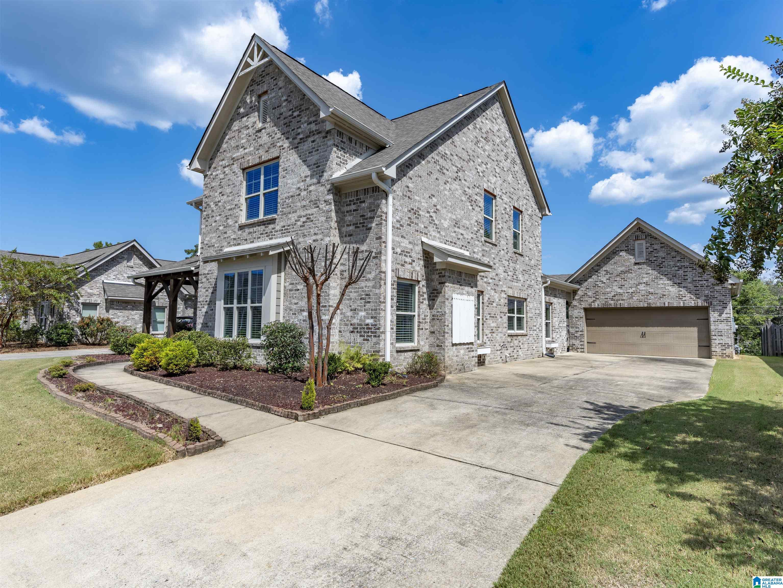 Photo 3 of Single family home for sale at 4576 Shady Grv Ln, Gardendale, AL 35071 | MLS# 21465019 | Listing updated on 2026-09-16
