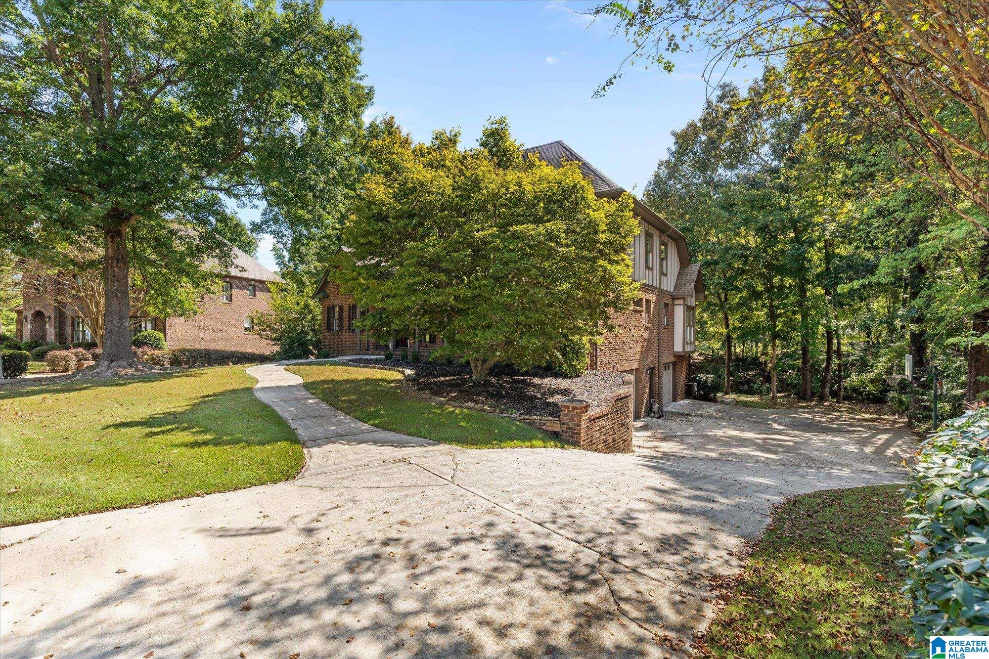 Photo 3 of Single family home for sale at 4256 Milner Rd, Hoover, AL 35242 | MLS# 21465023 | Listing updated on 2026-09-18