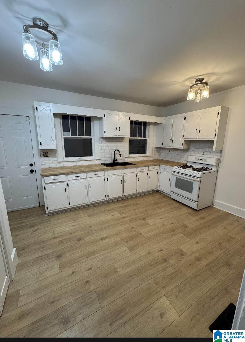 Photo 3 of Single family home for sale at 454 11th Street W, Birmingham, AL 35204 | MLS# 21465026 | Listing updated on 2026-09-15
