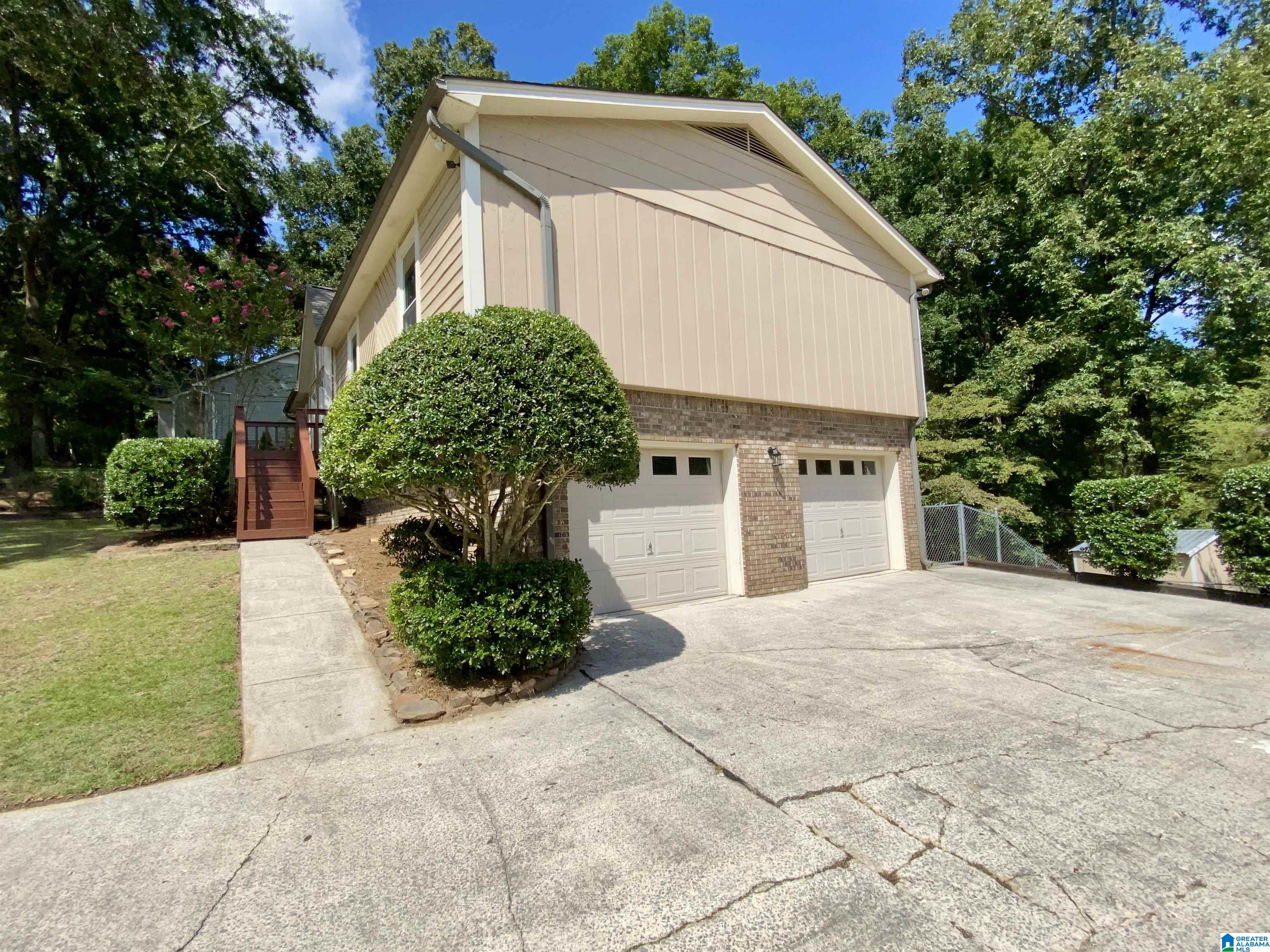Photo 2 of Single family home for sale at 430 Stonebridge Rd, Irondale, AL 35210 | MLS# 21465036 | Listing updated on 2026-09-16