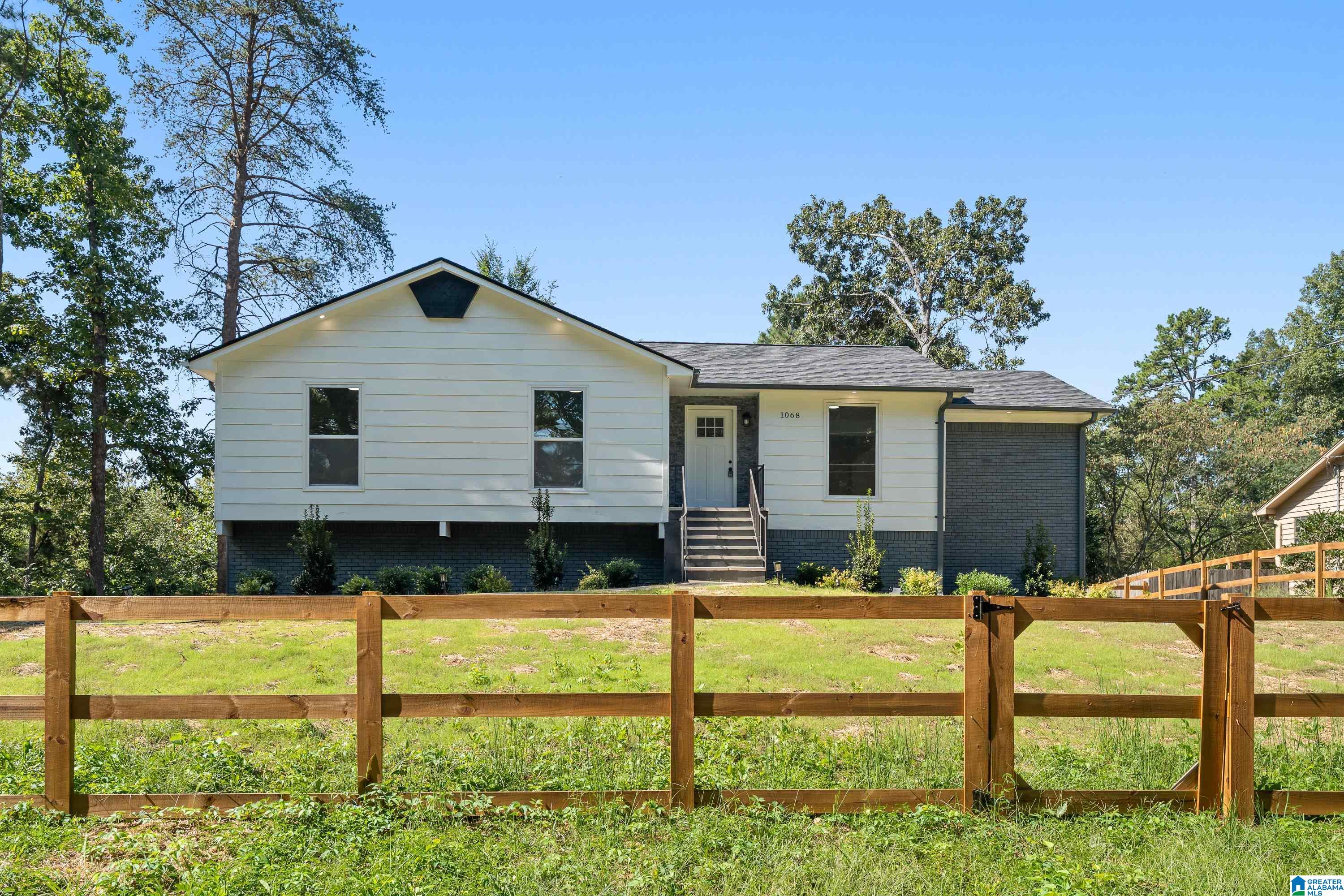 Single family home for sale at 1068 Alicia Dr, BIRMINGHAM, AL 35215 | MLS# 21465038
