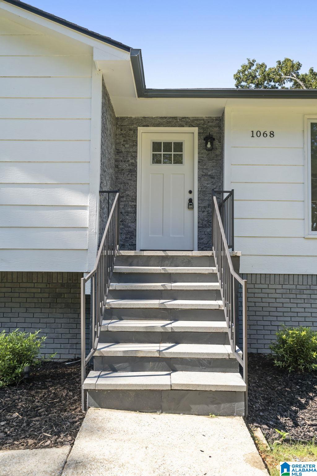 Photo 4 of Single family home for sale at 1068 Alicia Dr, Birmingham, AL 35215 | MLS# 21465038 | Listing updated on 2026-09-18