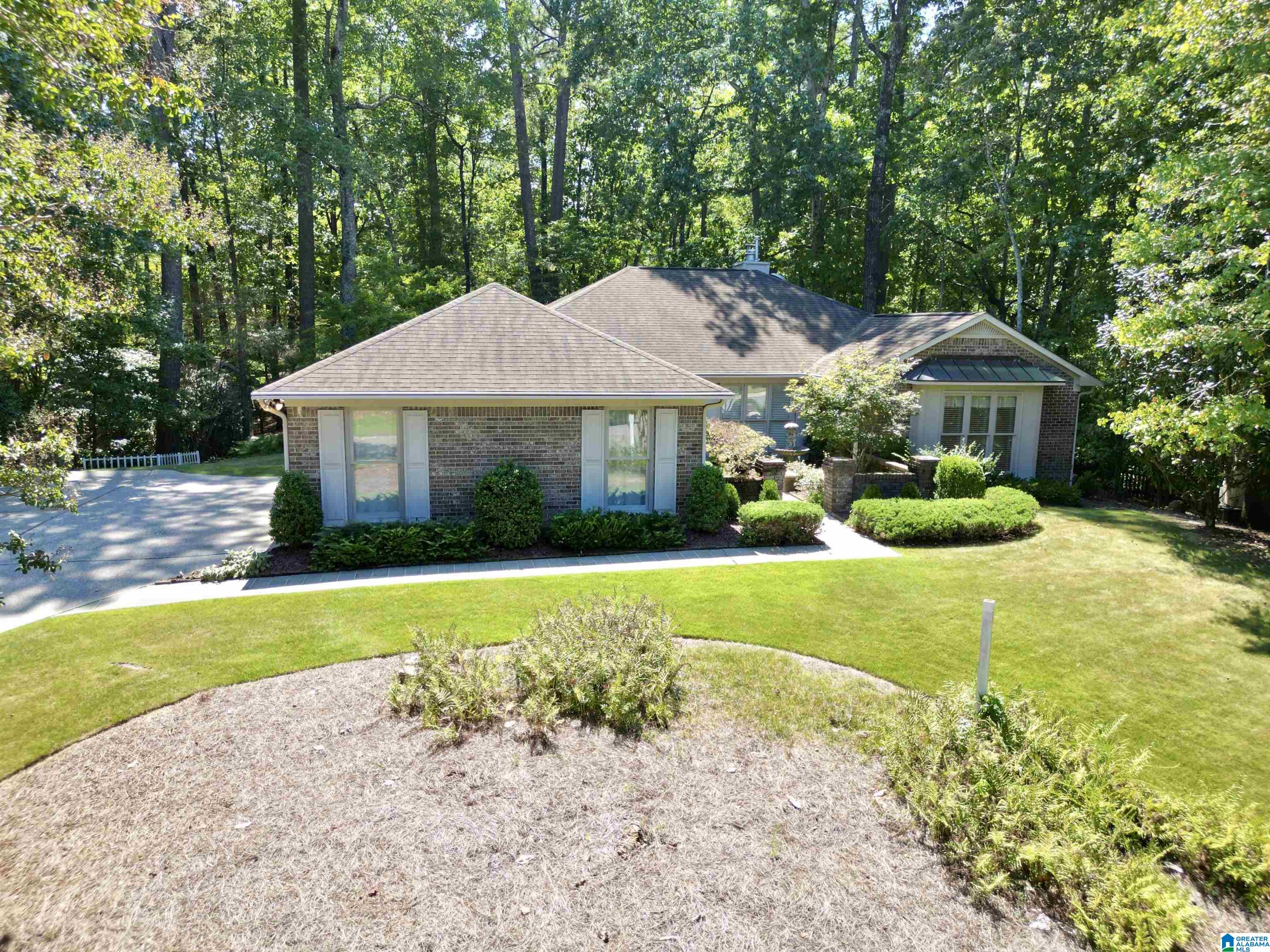 Photo 2 of Single family home for sale at 2715 Stevens Crk Rd, Hoover, AL 35244 | MLS# 21465052 | Listing updated on 2026-09-18