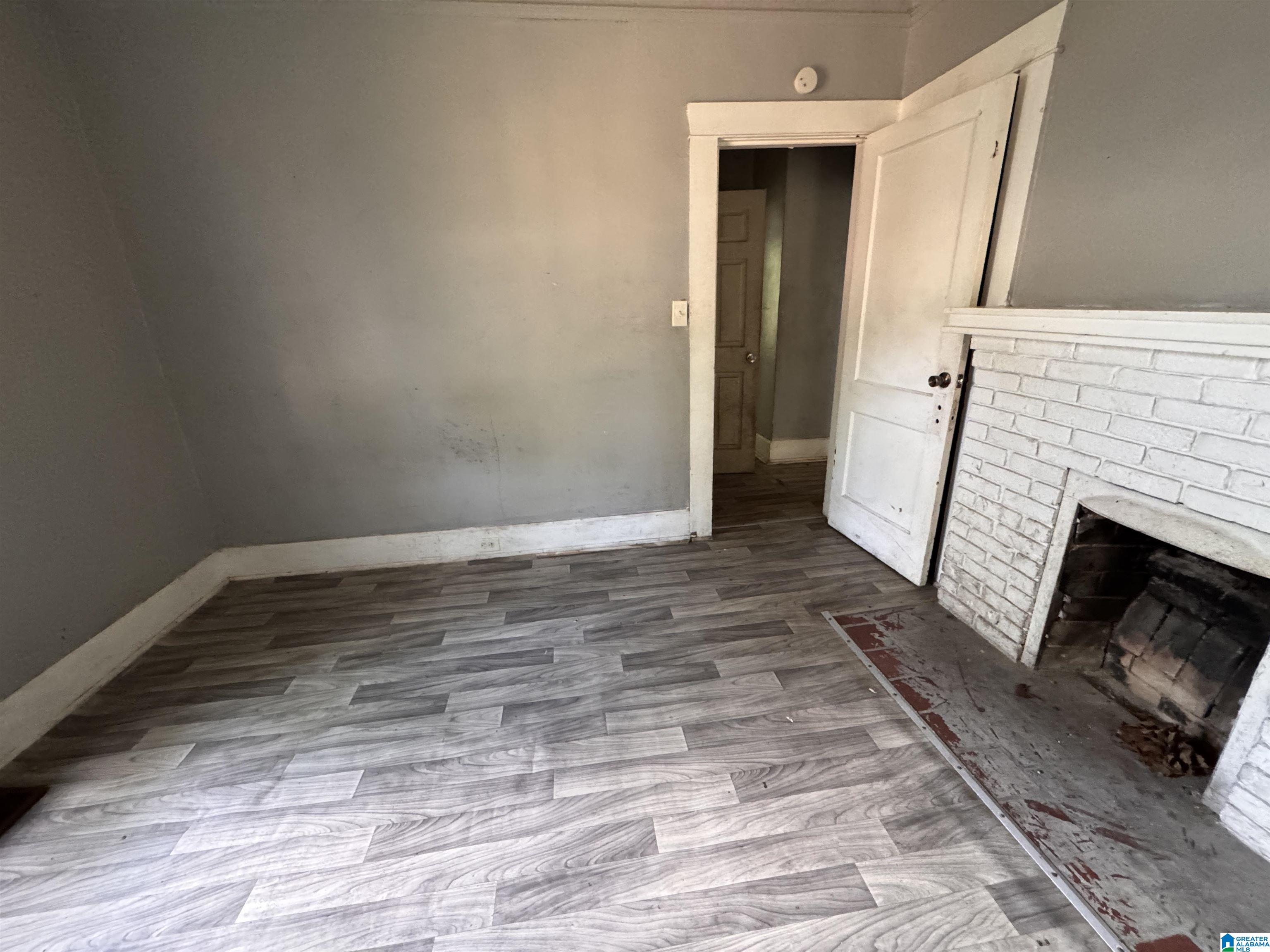 Photo 3 of Single family home for sale at 909 14th Street, Birmingham, AL 35228 | MLS# 21465054 | Listing updated on 2026-09-16