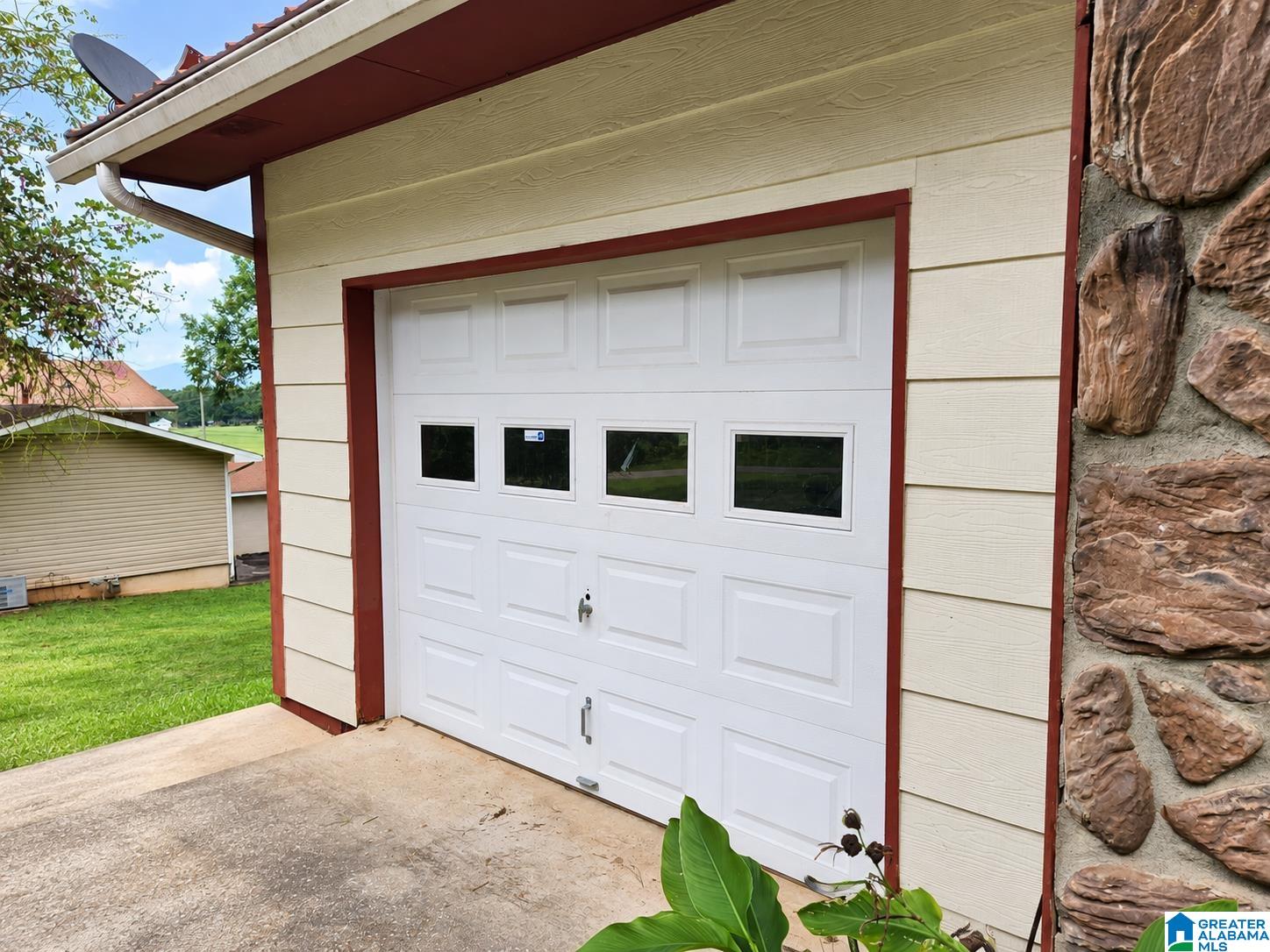Photo 2 of Single family home for sale at 2312 Fitzgerald Rd, Oxford, AL 36203 | MLS# 21465059 | Listing updated on 2026-09-16
