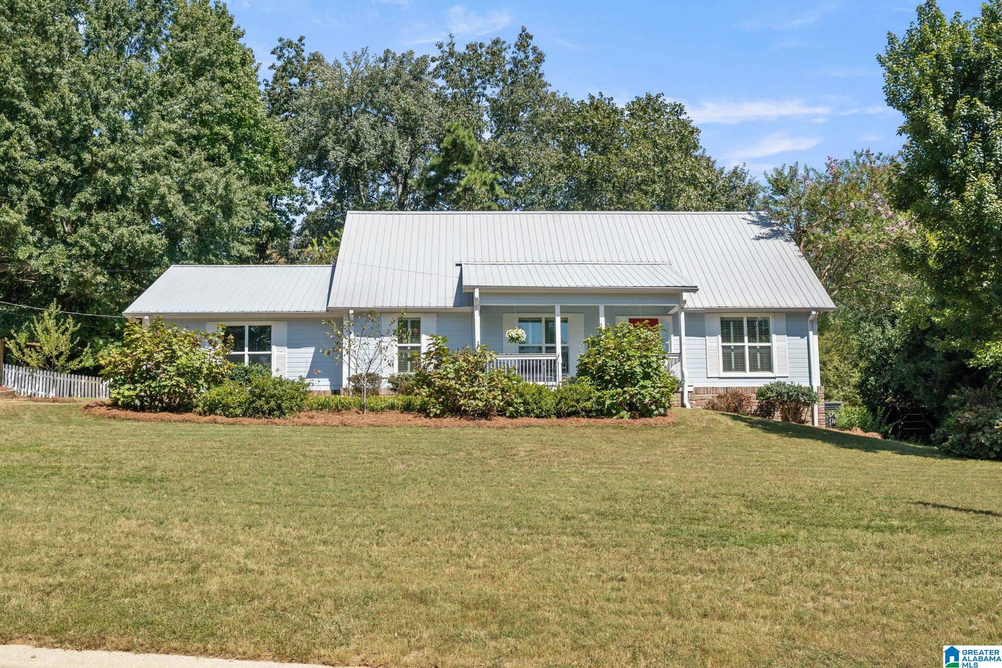 Photo 2 of Single family home for sale at 3615 Bermuda Dr, Irondale, AL 35210 | MLS# 21465061 | Listing updated on 2026-09-17