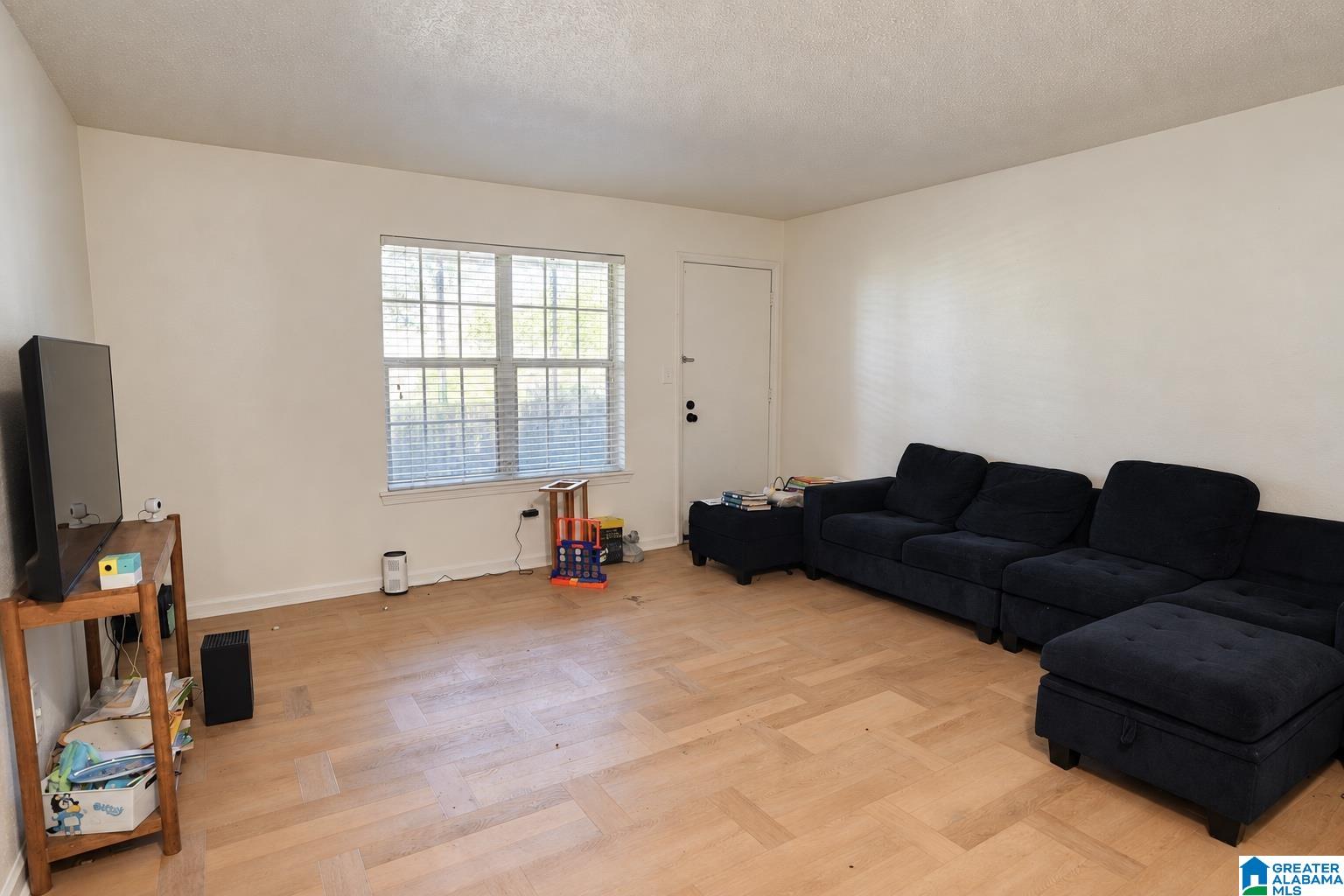 Photo 2 of Condo for sale at 1302 Patton Crk Dr #1302, Hoover, AL 35226 | MLS# 21465090 | Listing updated on 2026-09-17