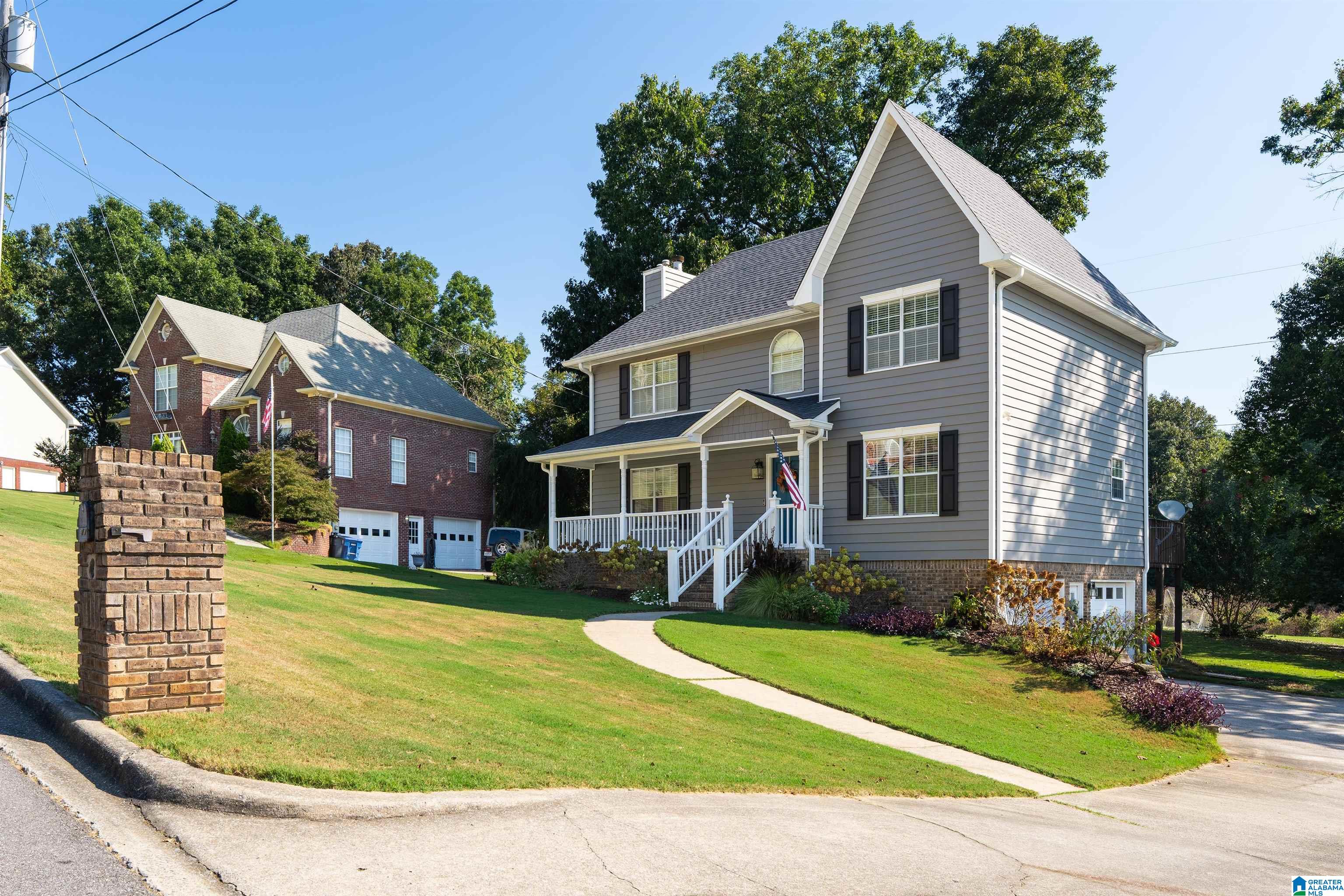 Photo 2 of Single family home for sale at 8233 Matson Cir, Trussville, AL 35173 | MLS# 21465093 | Listing updated on 2026-09-17