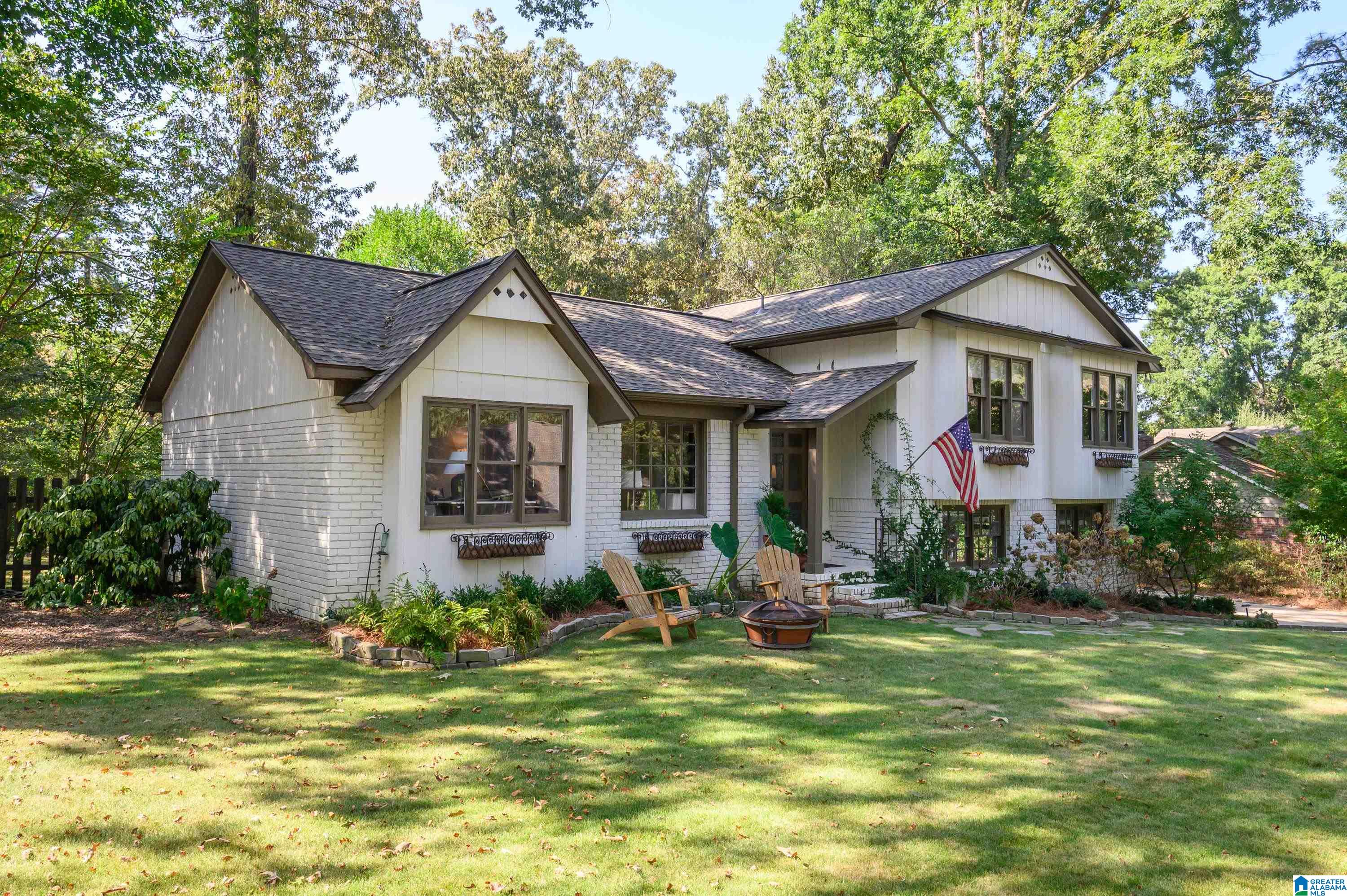 Photo 1 of Single family home for sale at 3412 Coventry Dr, Vestavia, AL 35243 | MLS# 21465099 | Listing updated on 2026-09-18
