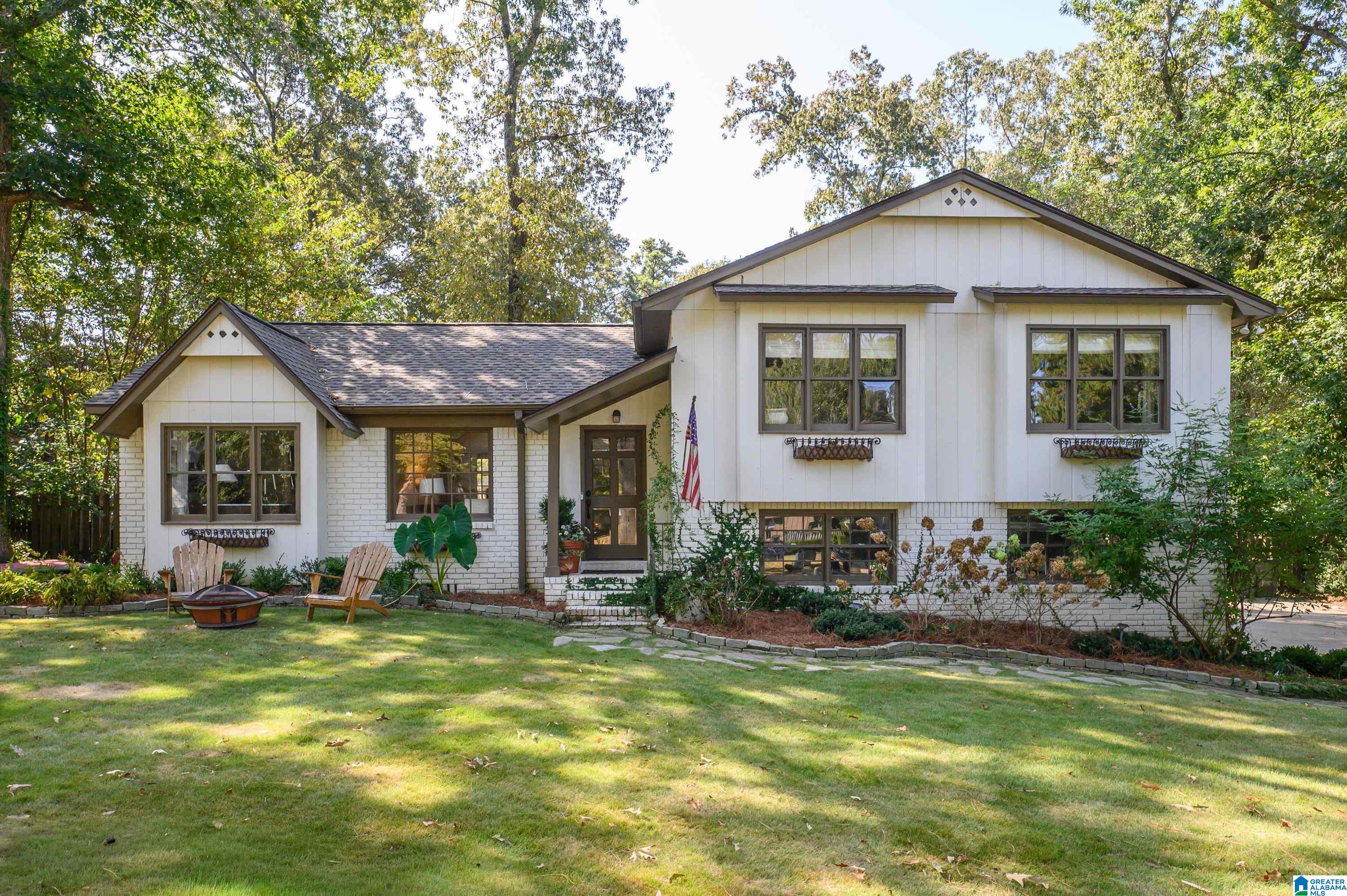 Photo 2 of Single family home for sale at 3412 Coventry Dr, Vestavia, AL 35243 | MLS# 21465099 | Listing updated on 2026-09-18
