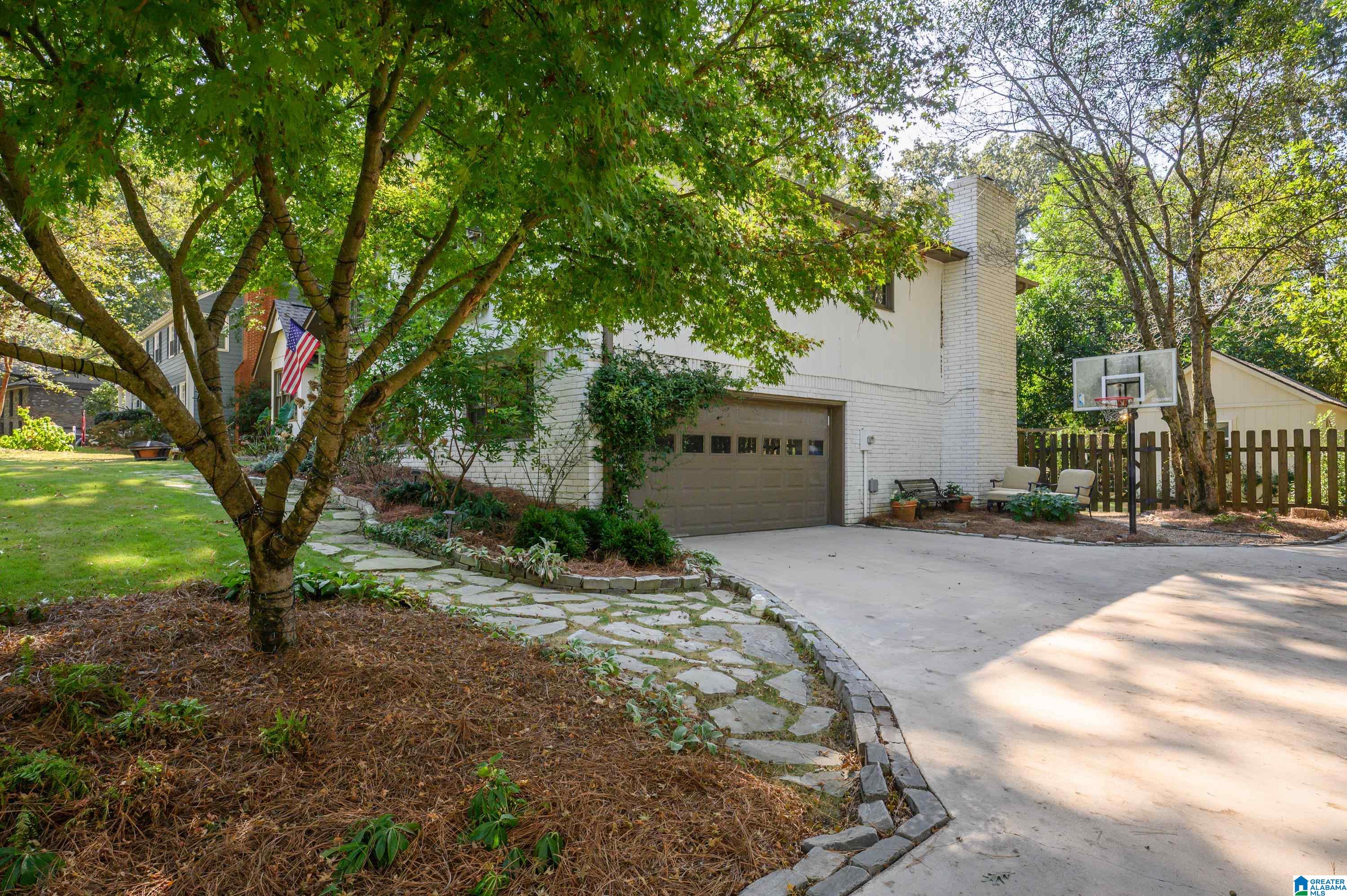 Photo 3 of Single family home for sale at 3412 Coventry Dr, Vestavia, AL 35243 | MLS# 21465099 | Listing updated on 2026-09-18