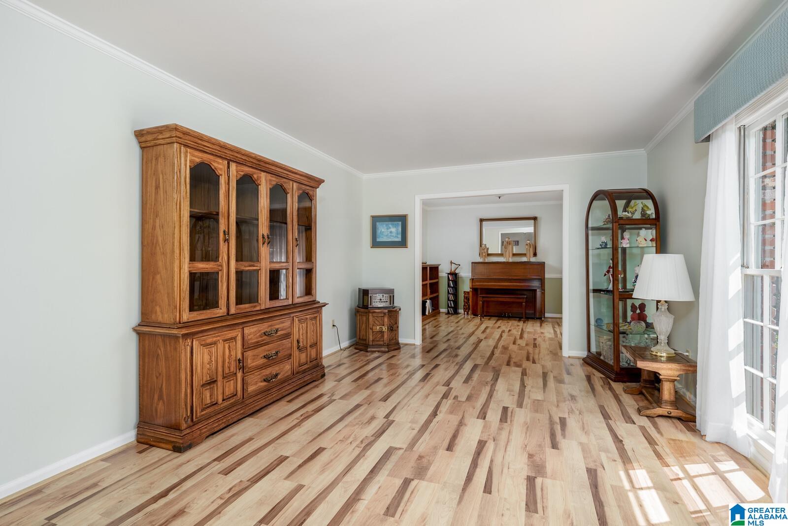 Photo 3 of Single family home for sale at 1808 Cornwall Rd, Hoover, AL 35226 | MLS# 21465110 | Listing updated on 2026-09-19