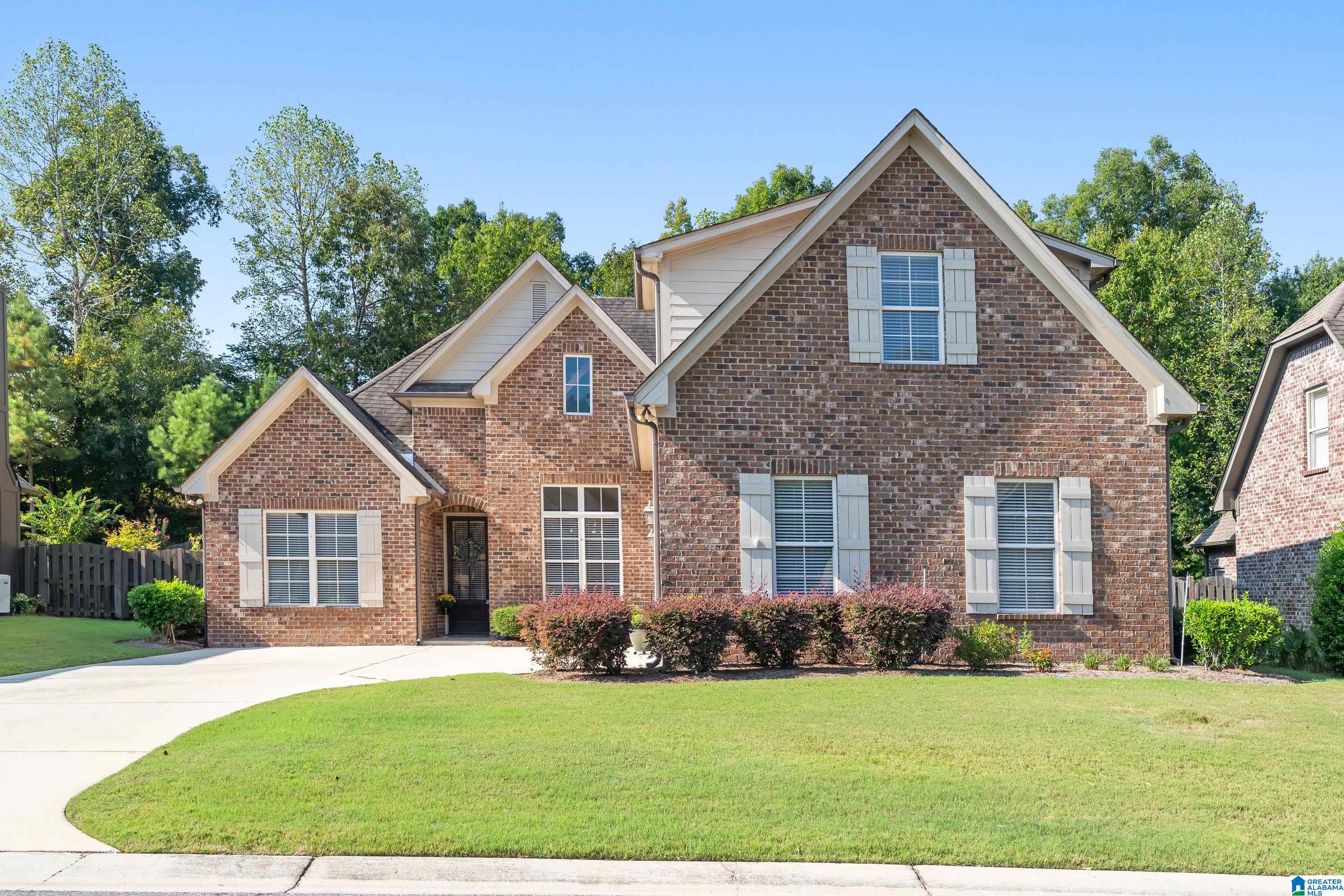 305 DUNROBIN CIRCLE