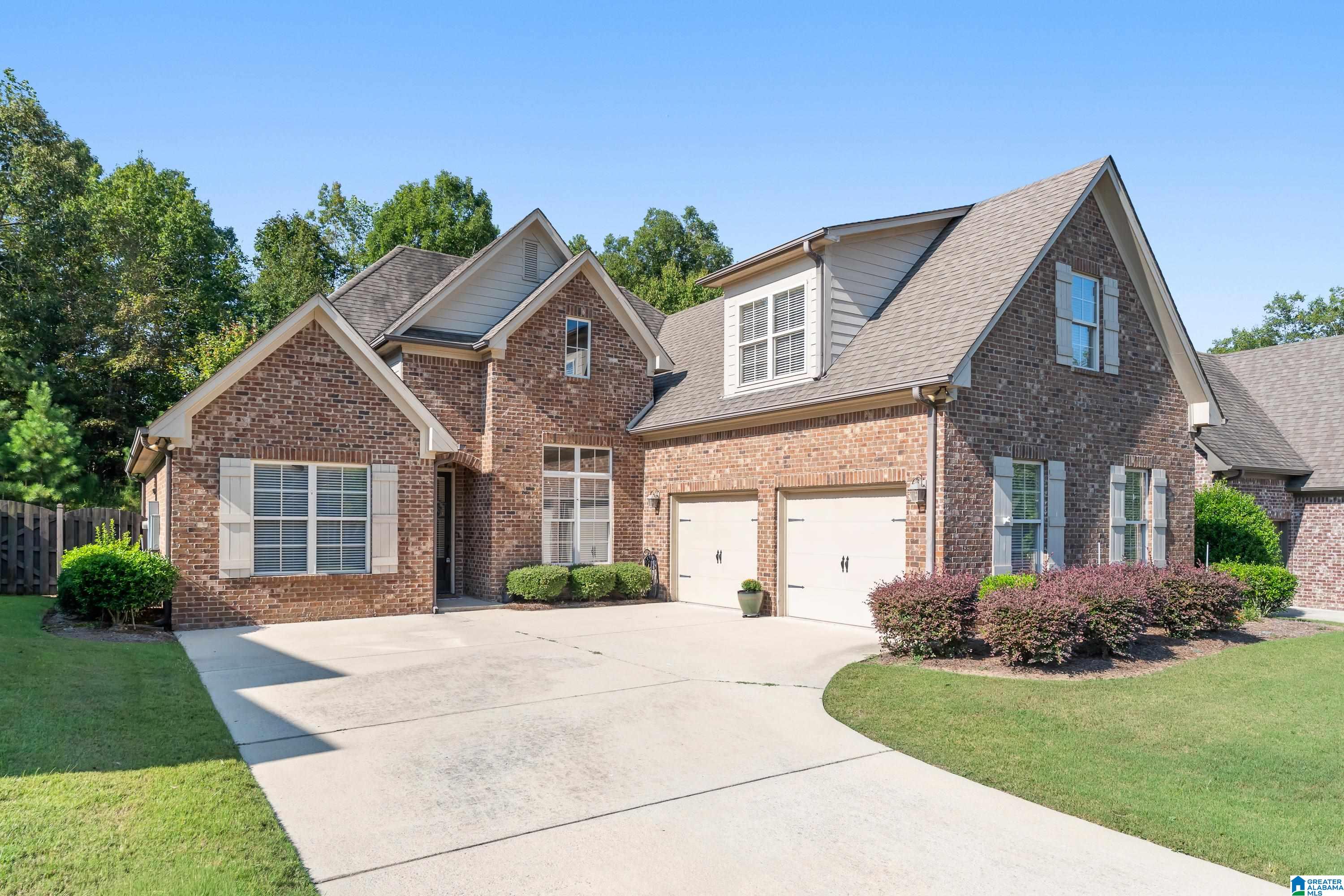 Photo 2 of Single family home for sale at 305 Dunrobin Cir, Pelham, AL 35124 | MLS# 21465112 | Listing updated on 2026-09-25