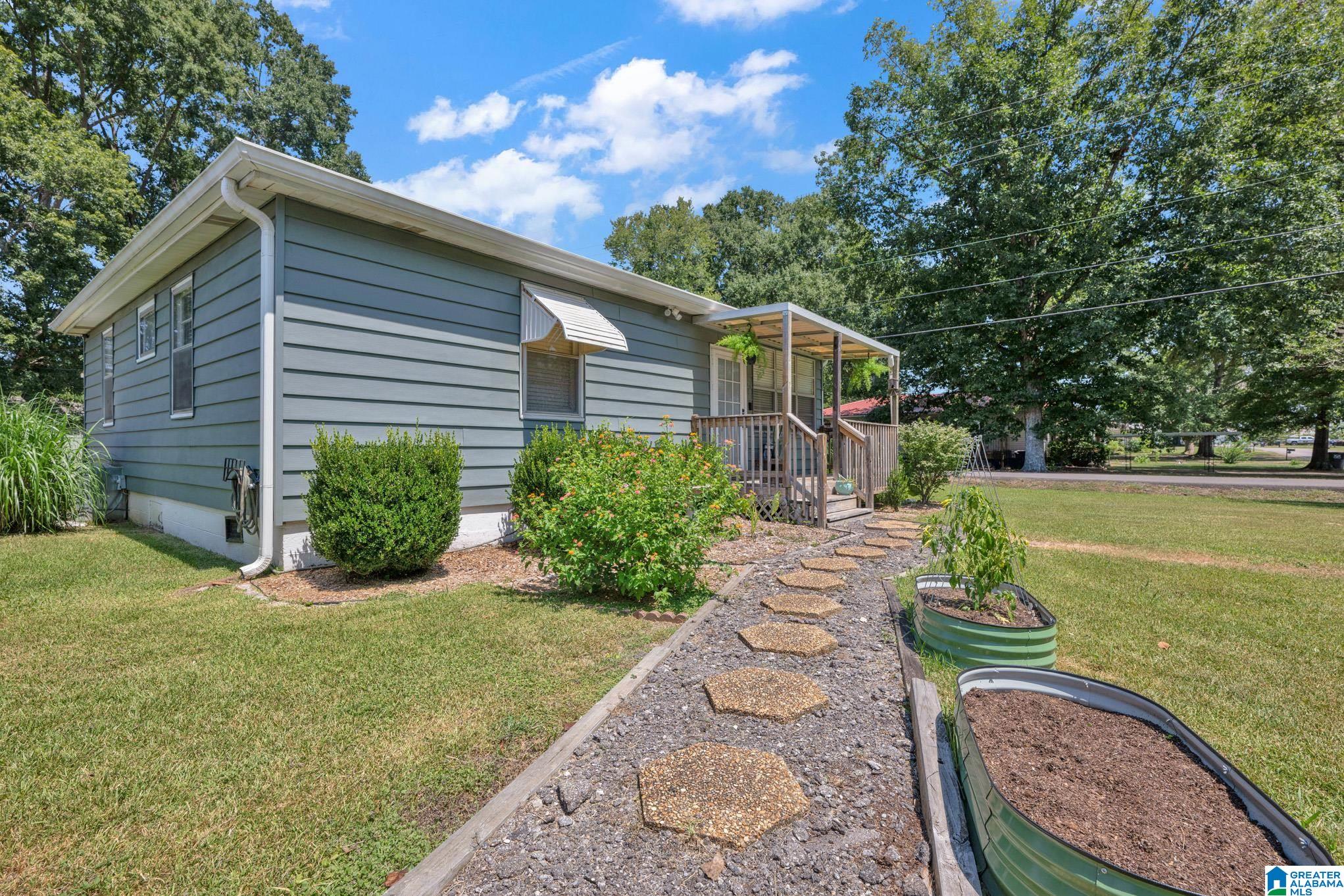 Photo 2 of Single family home for sale at 201 Lakeland Ave, Bessemer, AL 35023 | MLS# 21465128 | Listing updated on 2026-09-18