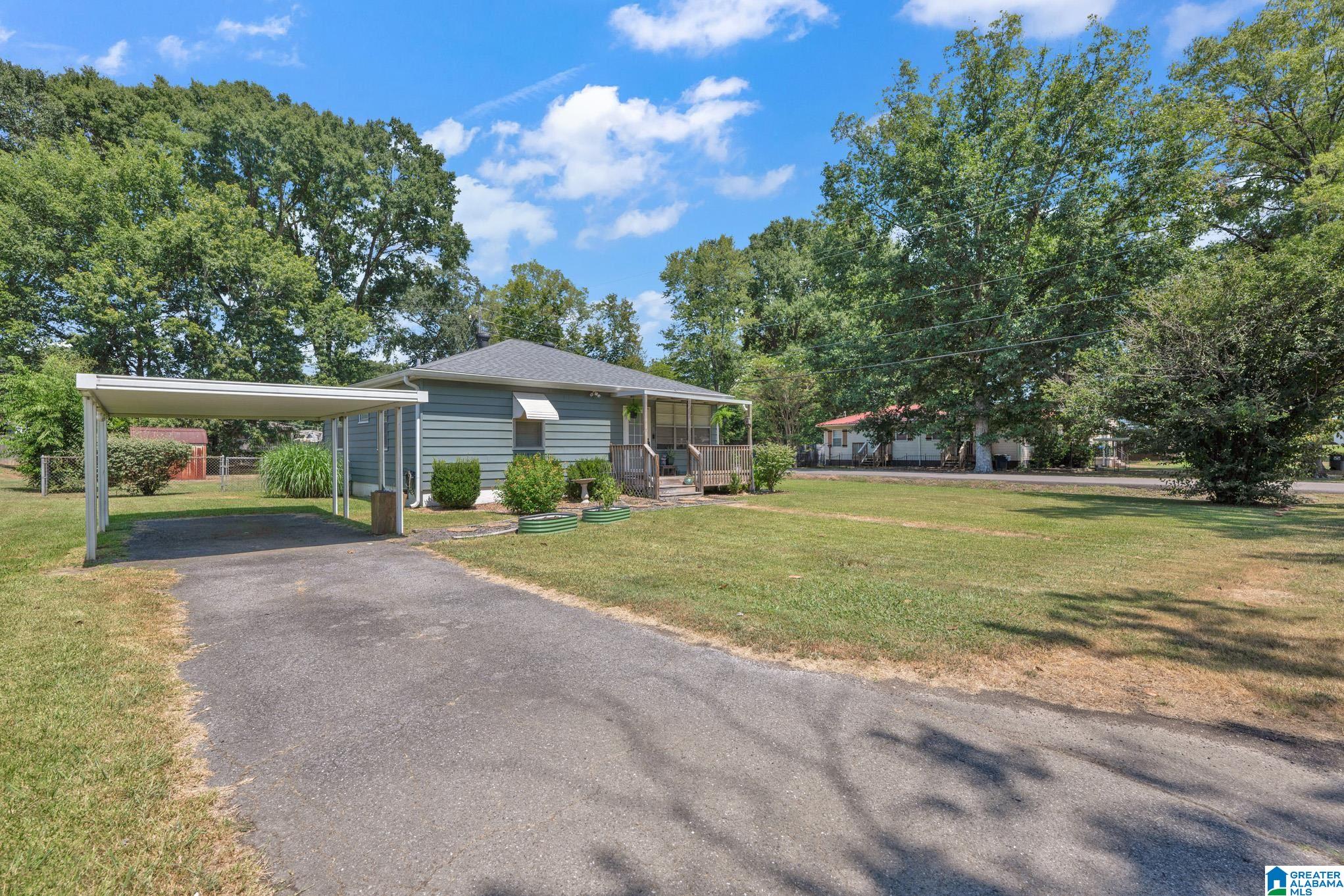 Photo 3 of Single family home for sale at 201 Lakeland Ave, Bessemer, AL 35023 | MLS# 21465128 | Listing updated on 2026-09-18