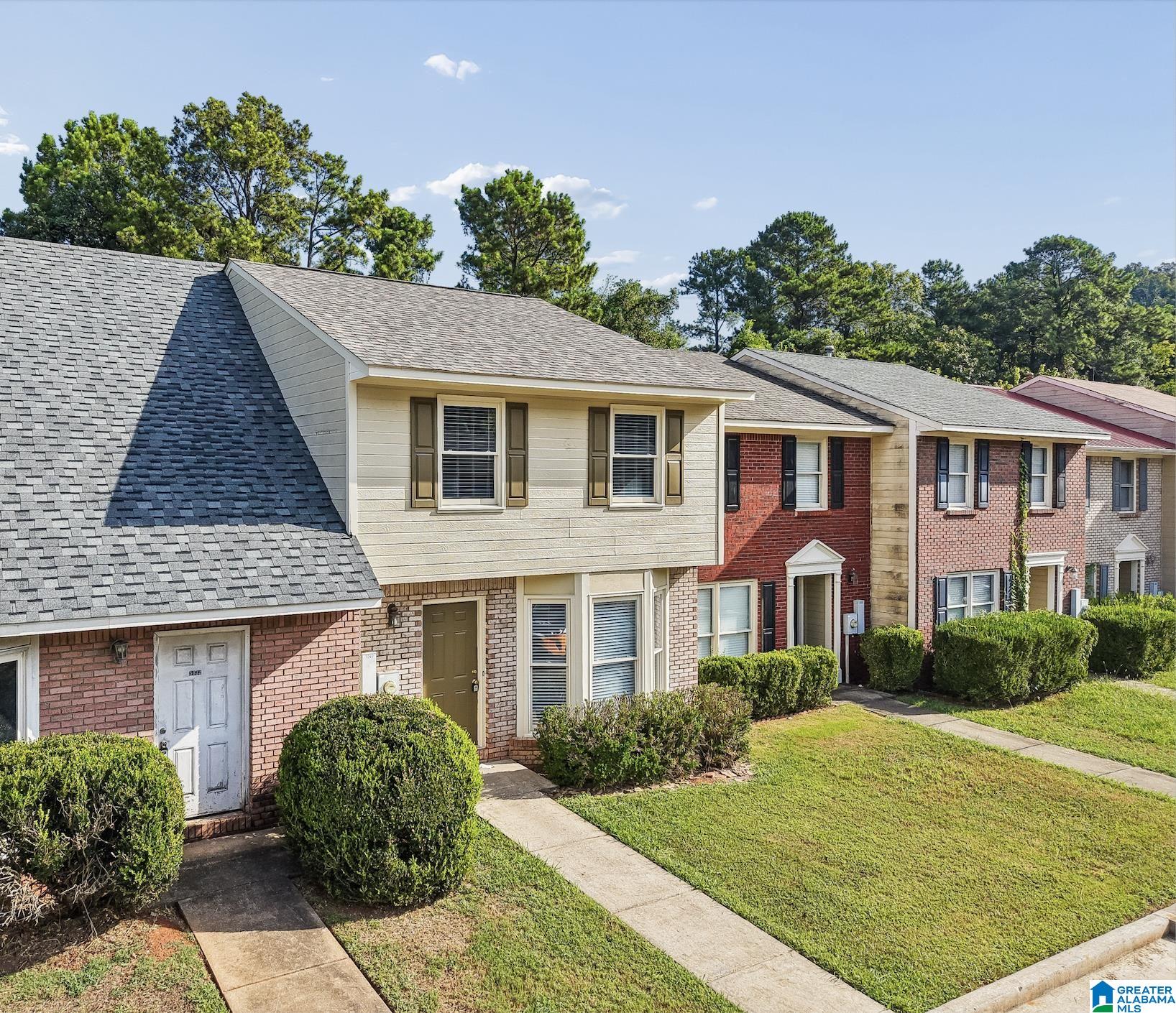 Photo 2 of Townhouse for sale at 5040 Falling Crk Ln, Birmingham, AL 35235 | MLS# 21465133 | Listing updated on 2026-09-17