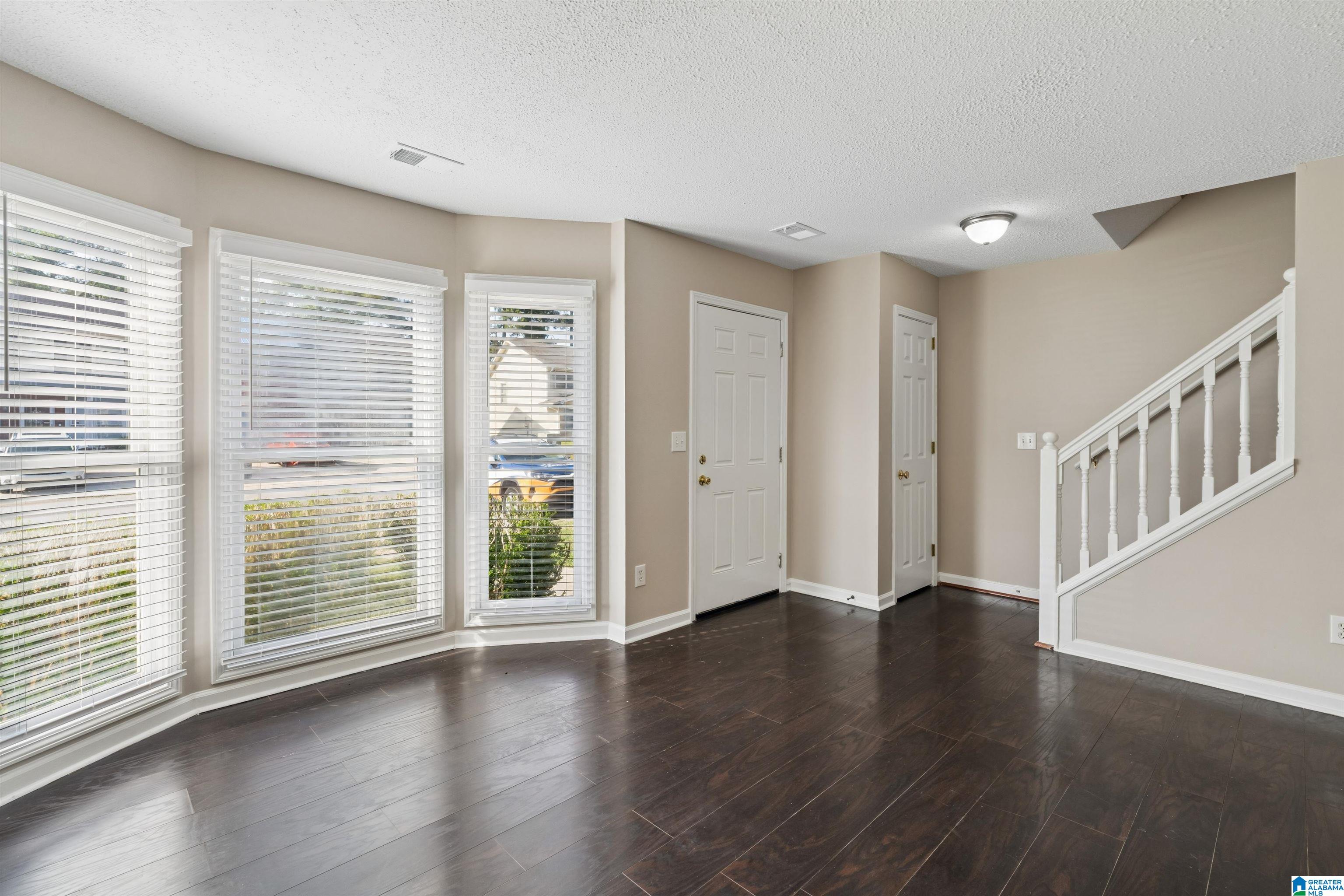 Photo 4 of Townhouse for sale at 5040 Falling Crk Ln, Birmingham, AL 35235 | MLS# 21465133 | Listing updated on 2026-09-17