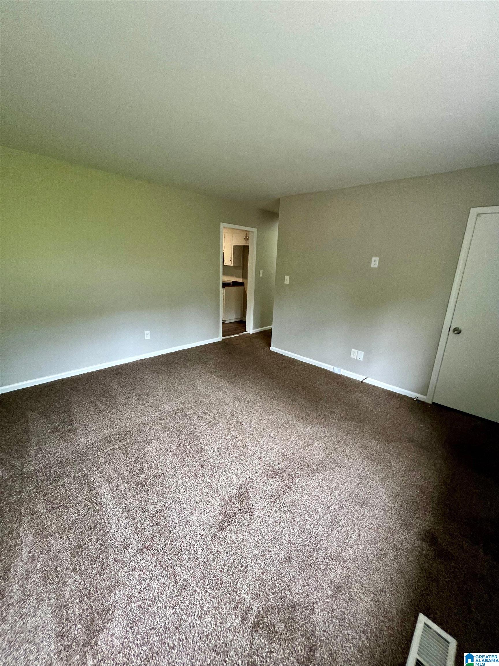 Photo 2 of Single family home for sale at 900 Von Dale Cir, Birmingham, AL 35215 | MLS# 21465135 | Listing updated on 2026-09-17
