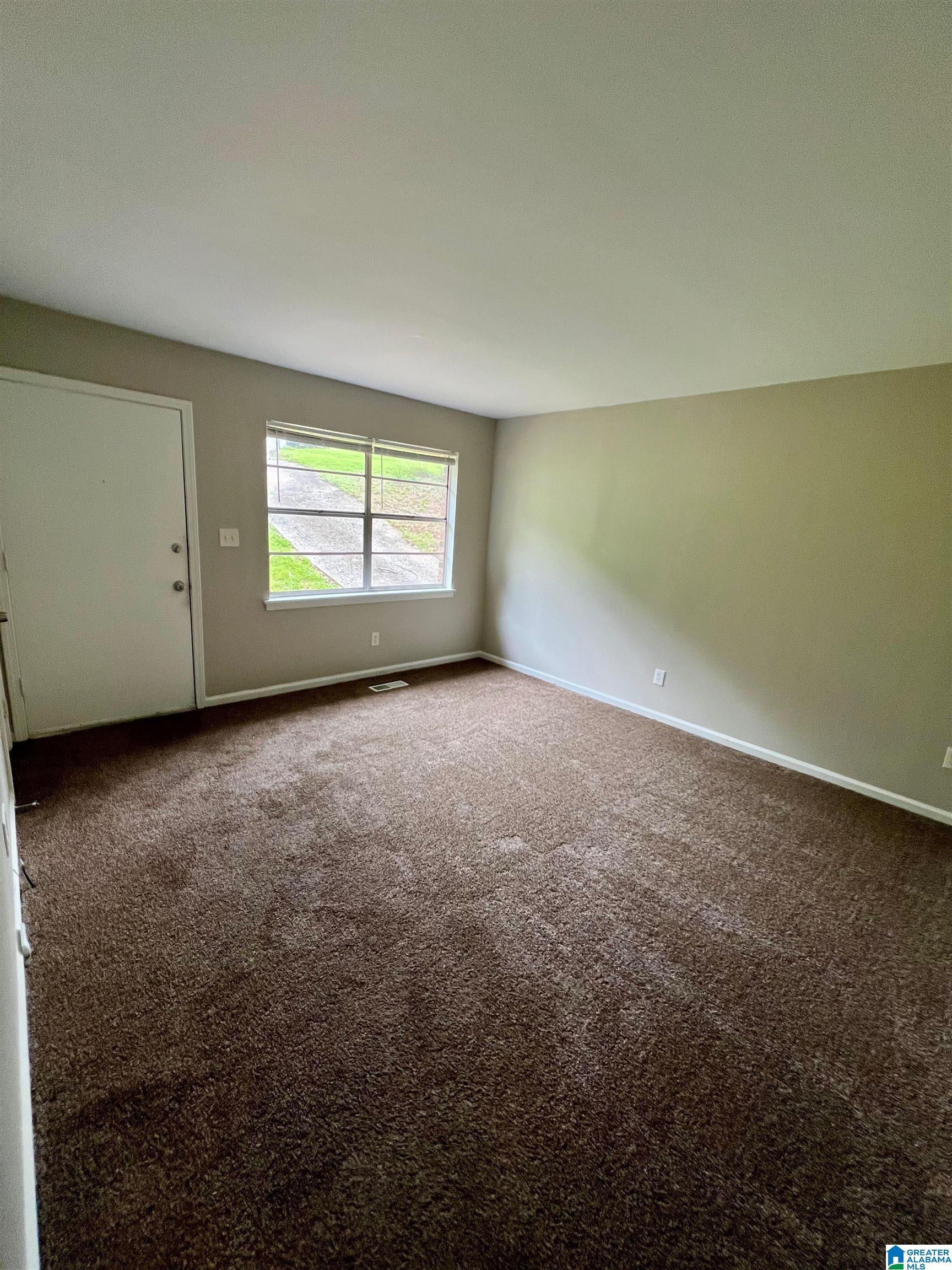 Photo 3 of Single family home for sale at 900 Von Dale Cir, Birmingham, AL 35215 | MLS# 21465135 | Listing updated on 2026-09-17