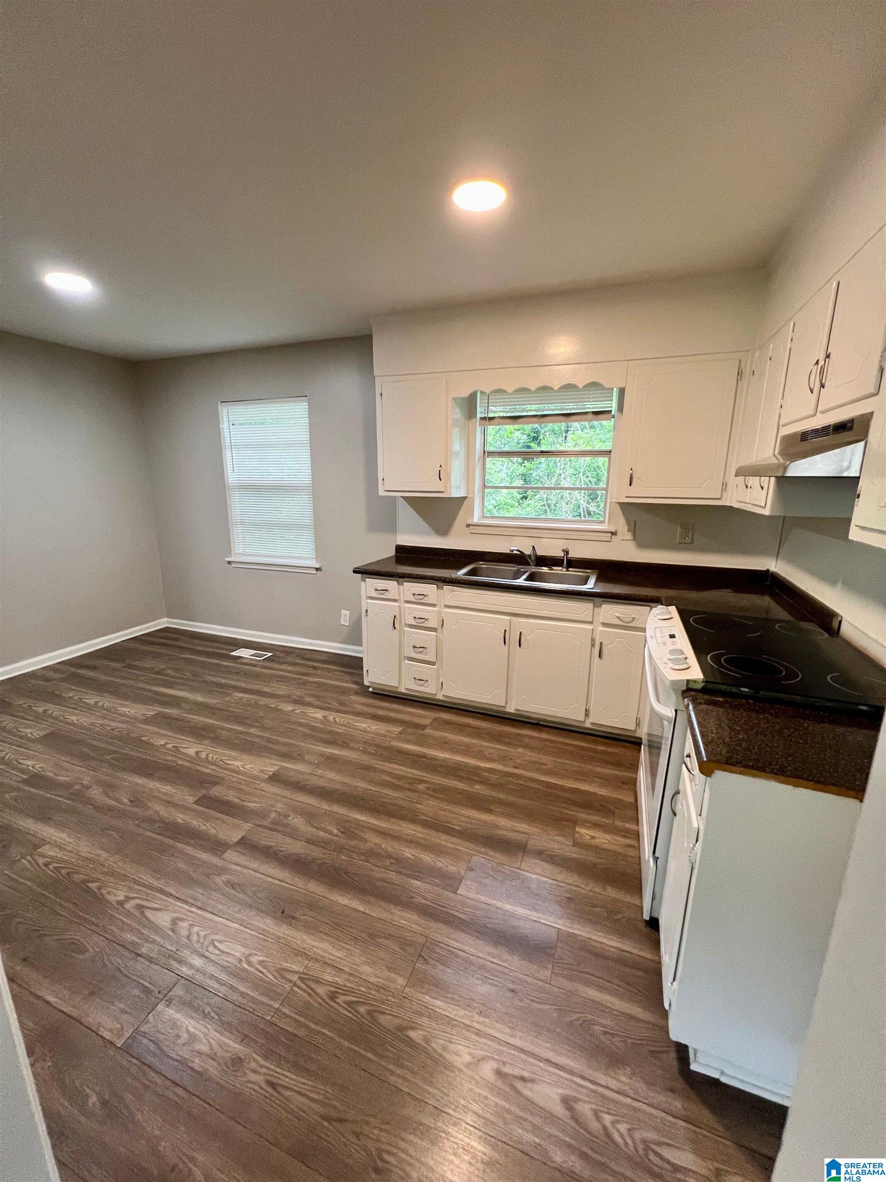 Photo 4 of Single family home for sale at 900 Von Dale Cir, Birmingham, AL 35215 | MLS# 21465135 | Listing updated on 2026-09-17