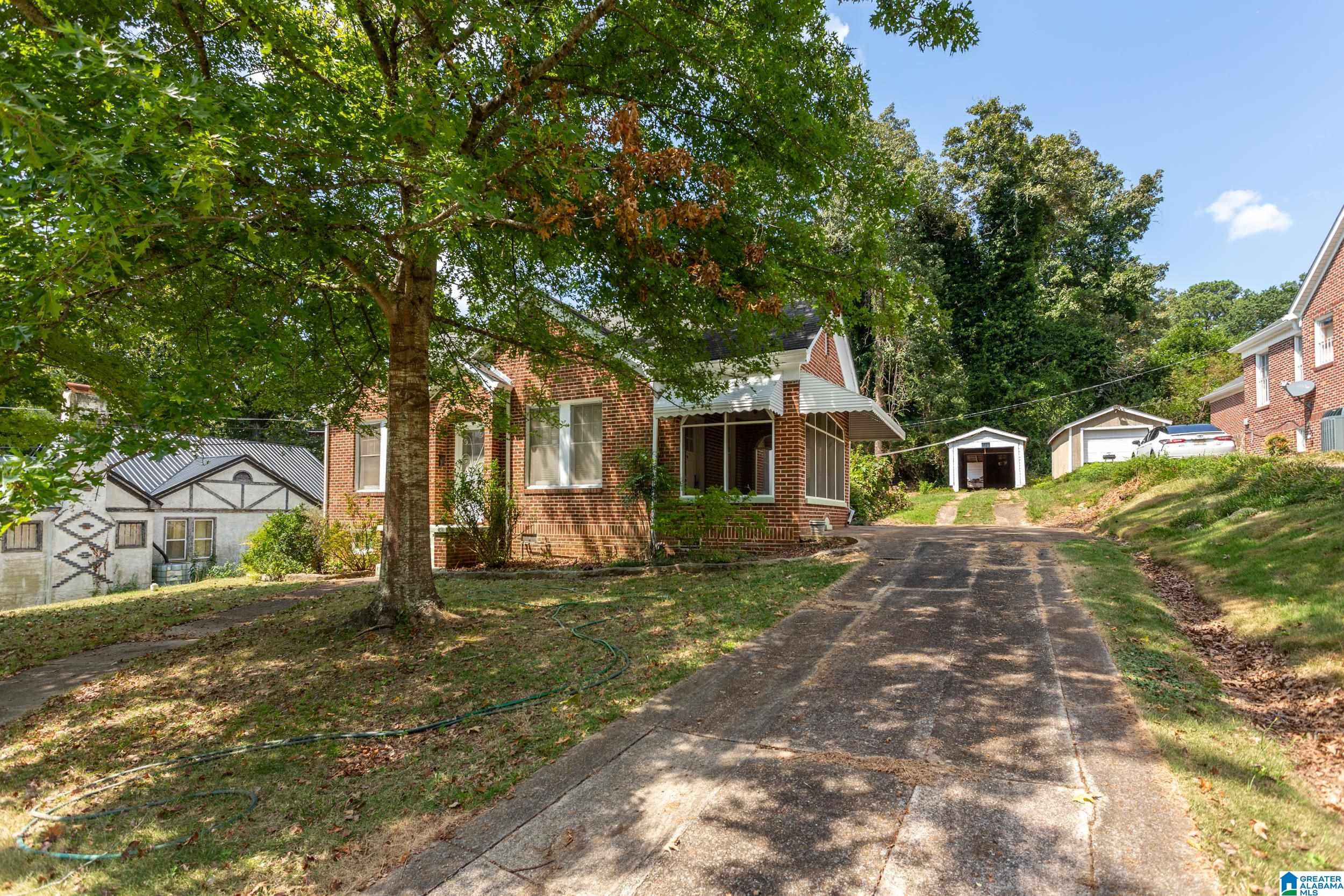 Photo 2 of Single family home for sale at 2124 Woodland Ave, Anniston, AL 36207 | MLS# 21465137 | Listing updated on 2026-09-16