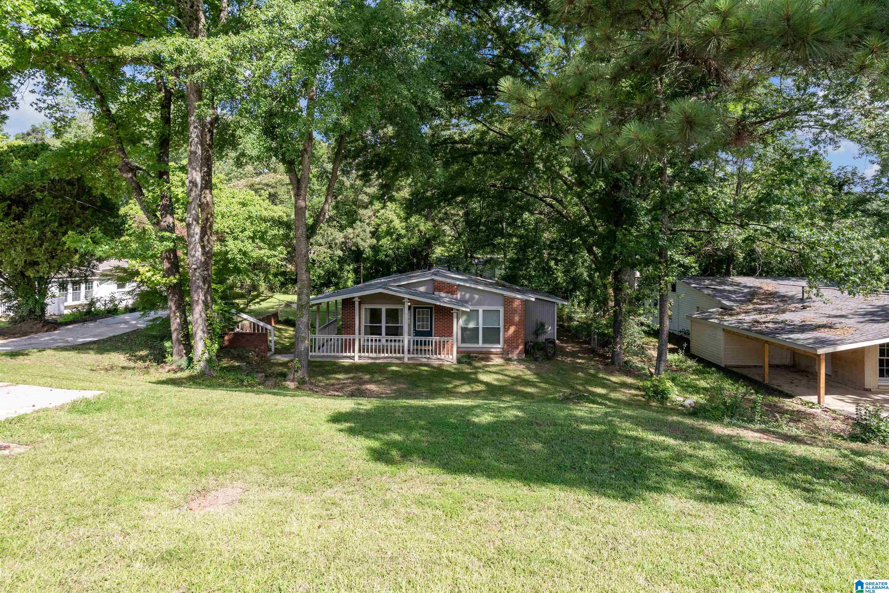 Photo 1 of Single family home for sale at 2184 Rocky Ridge Rd, Hoover, AL 35216 | MLS# 21465150 | Listing updated on 2026-09-18