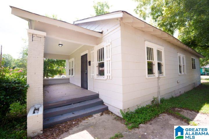 Photo 3 of Single family home for sale at 2219 Wesley Ave Sw, Birmingham, AL 35211 | MLS# 21465153 | Listing updated on 2026-09-17