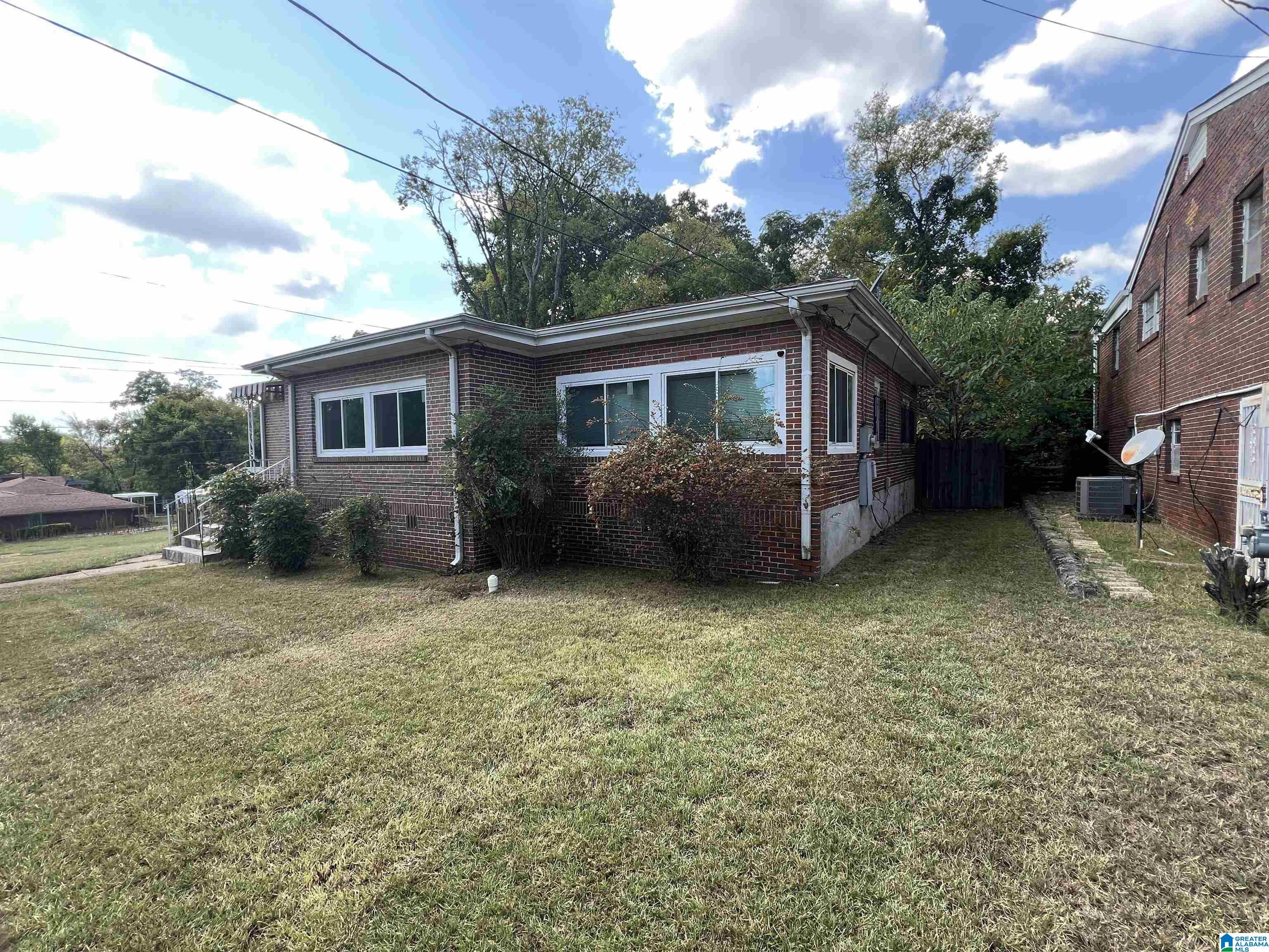 Photo 1 of Single family home for sale at 950 Center St N, Birmingham, AL 35204 | MLS# 21465178 | Listing updated on 2026-09-17