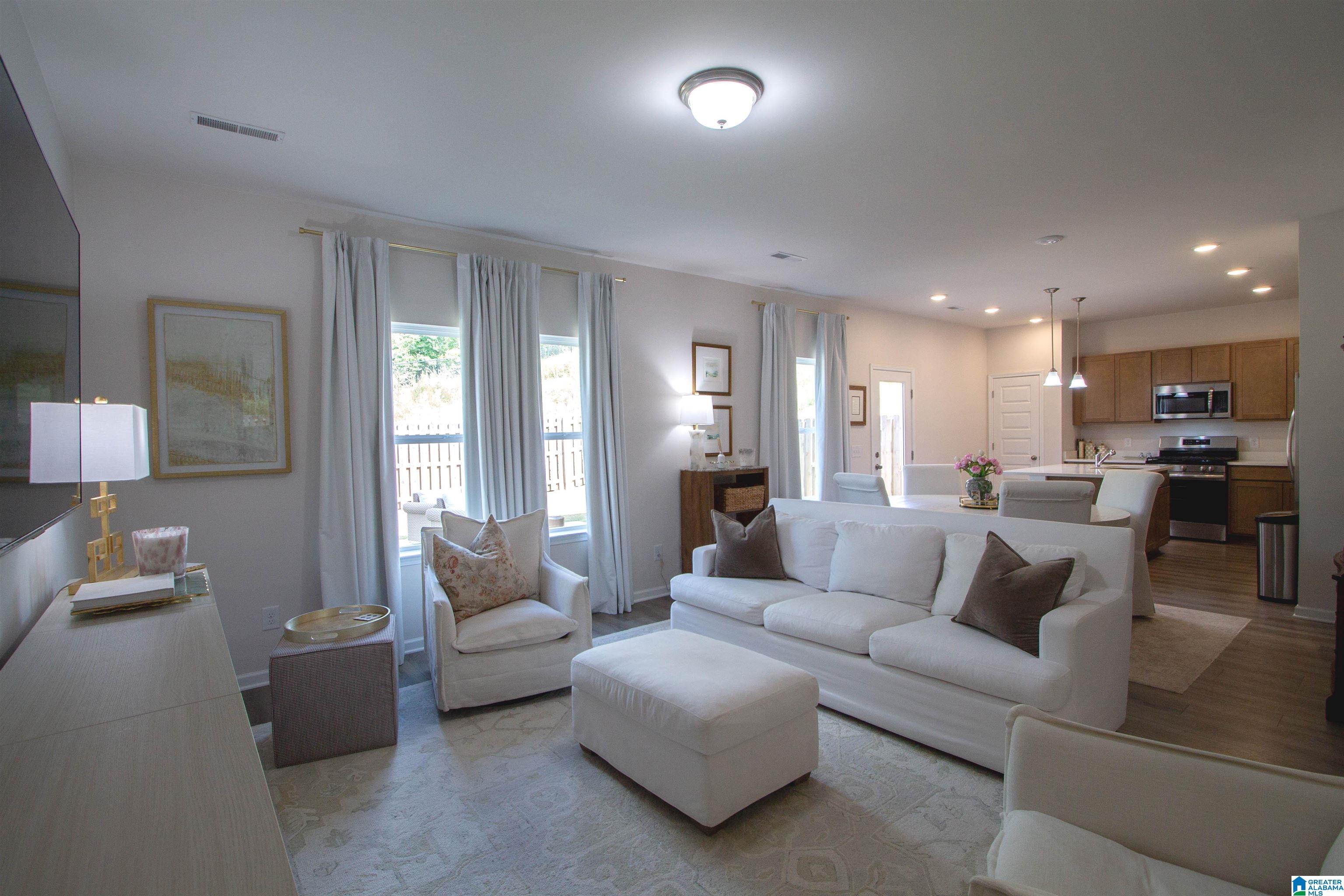 Photo 2 of Single family home for sale at 1021 Pinnacle Pkwy, Leeds, AL 35094 | MLS# 21465193 | Listing updated on 2026-09-18