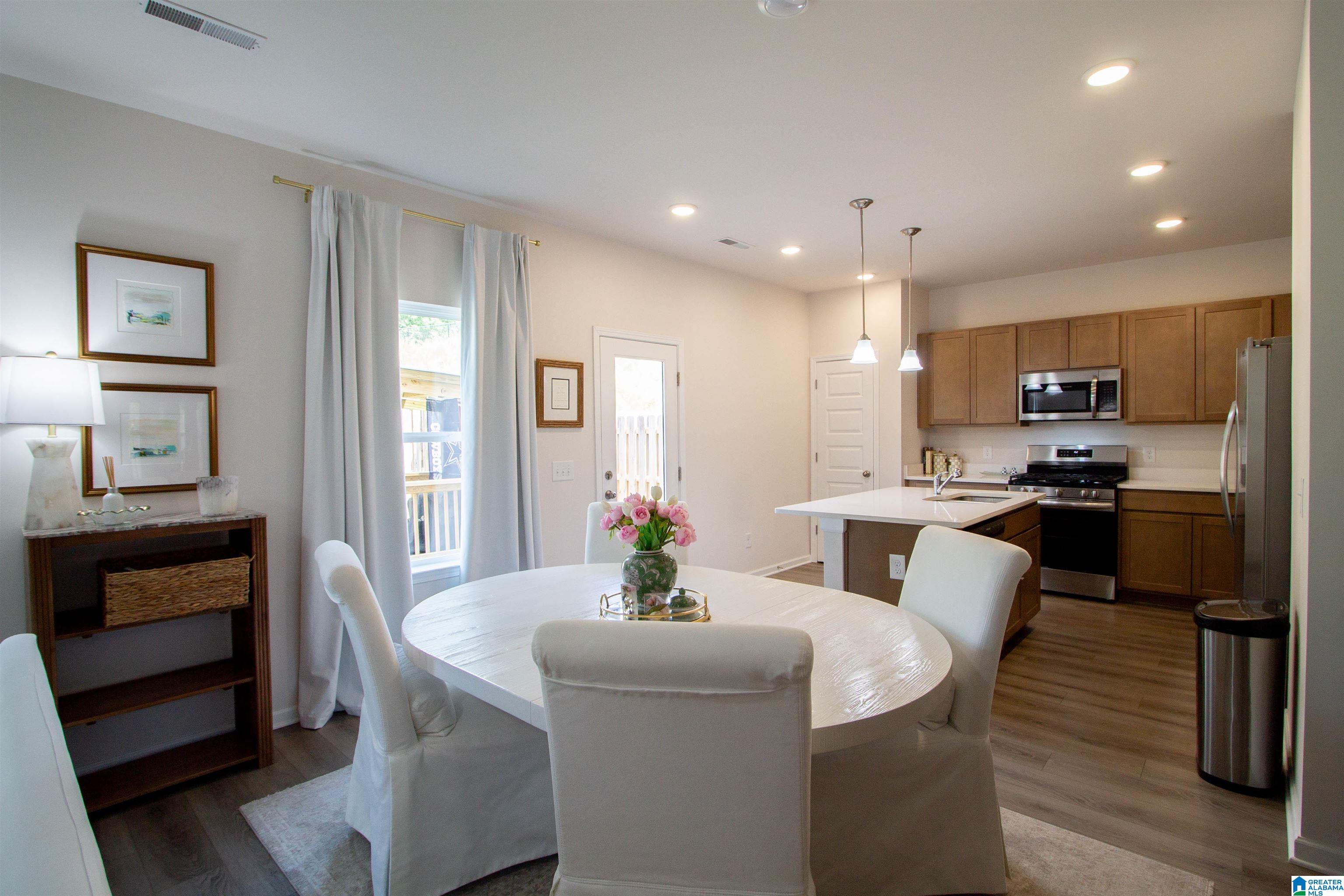 Photo 3 of Single family home for sale at 1021 Pinnacle Pkwy, Leeds, AL 35094 | MLS# 21465193 | Listing updated on 2026-09-18