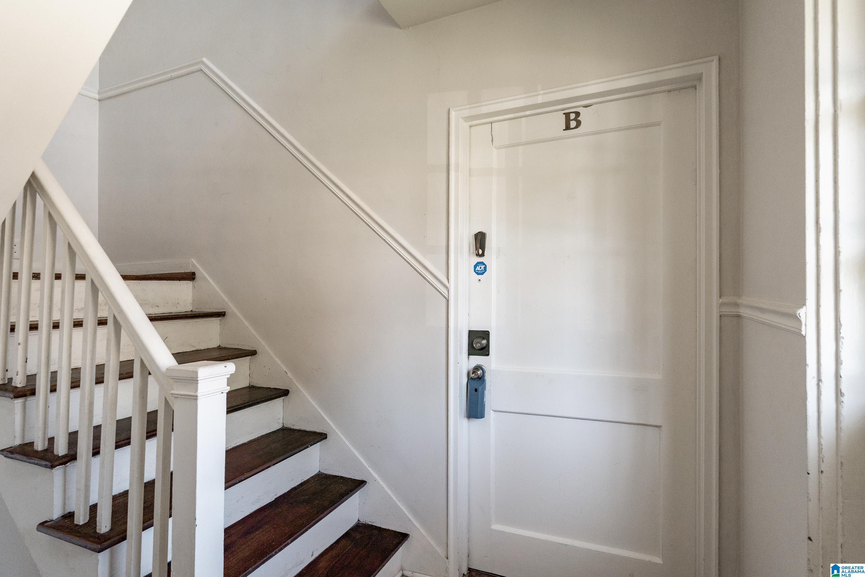 Photo 3 of Condo for sale at 2503 Mountain Brk Cir #B, Mountain Brk, AL 35223 | MLS# 21465200 | Listing updated on 2026-09-18
