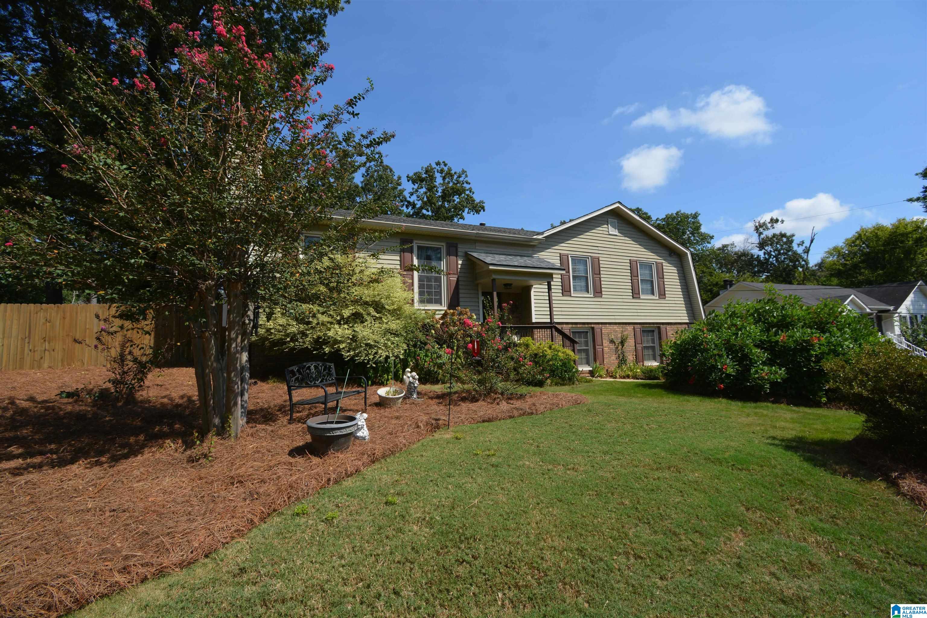 Photo 2 of Single family home for sale at 4904 Abbey Ln, Birmingham, AL 35223 | MLS# 21465210 | Listing updated on 2026-09-18