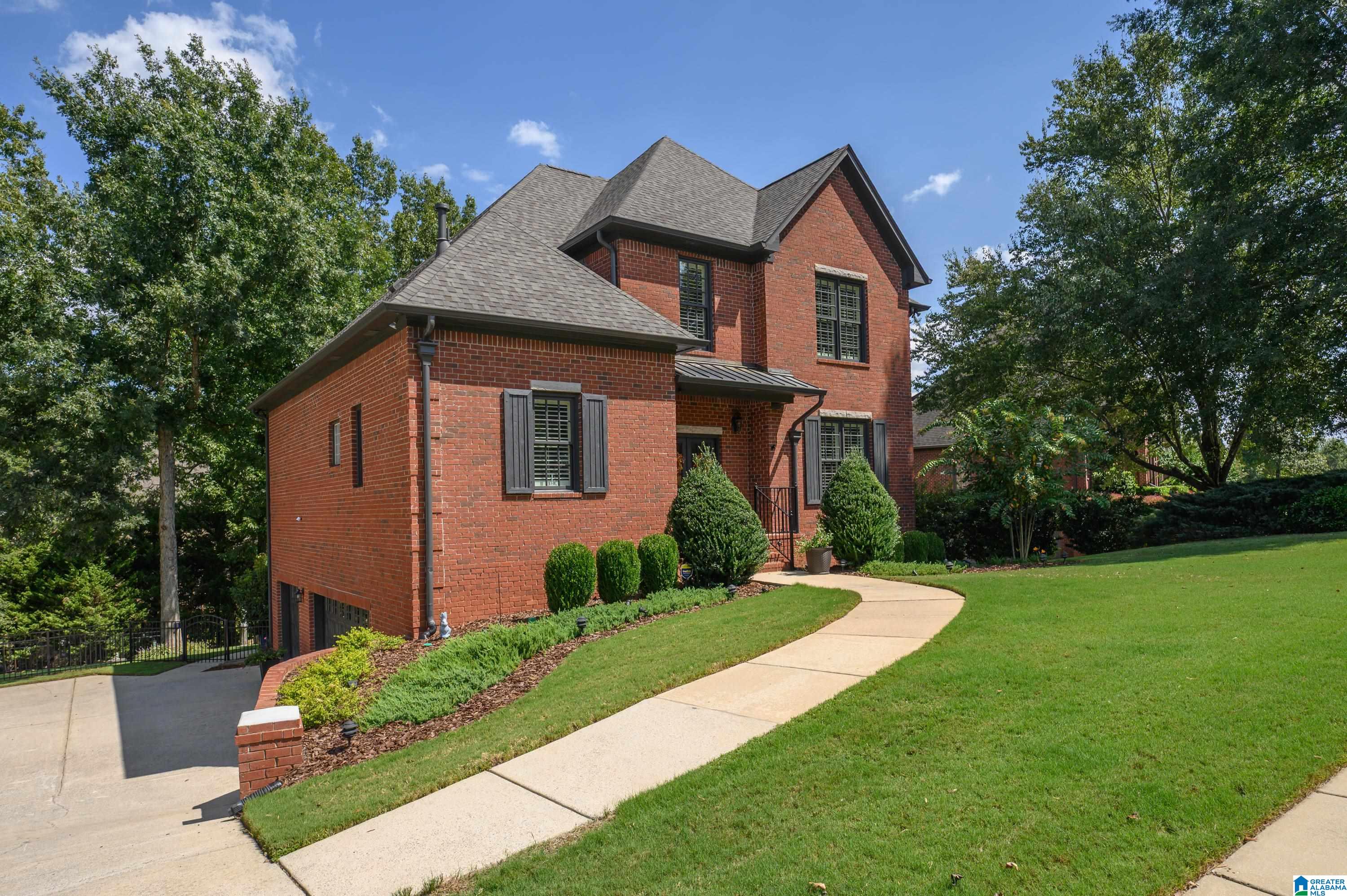 Photo 3 of Single family home for sale at 1569 Haddon Dr, Hoover, AL 35226 | MLS# 21465215 | Listing updated on 2026-09-18