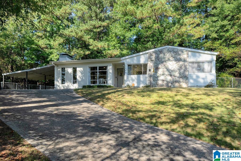 Single family home for sale at 3200 Chapel Hl Ct, HOOVER, AL 35216 | MLS# 21465218
