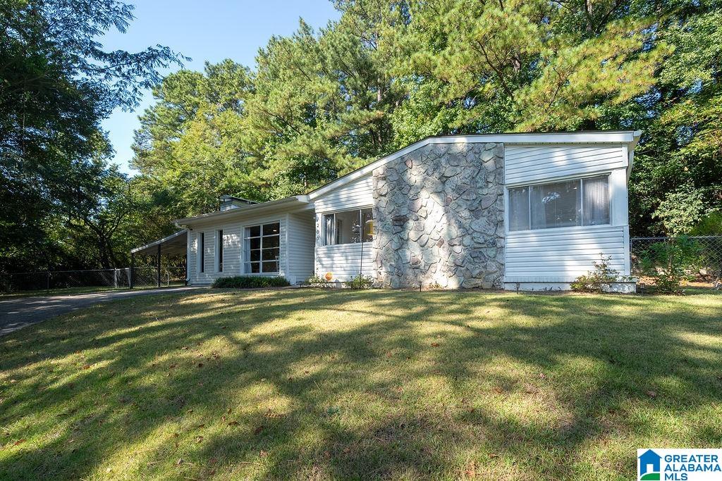 Photo 3 of Single family home for sale at 3200 Chapel Hl Ct, Hoover, AL 35216 | MLS# 21465218 | Listing updated on 2026-09-18