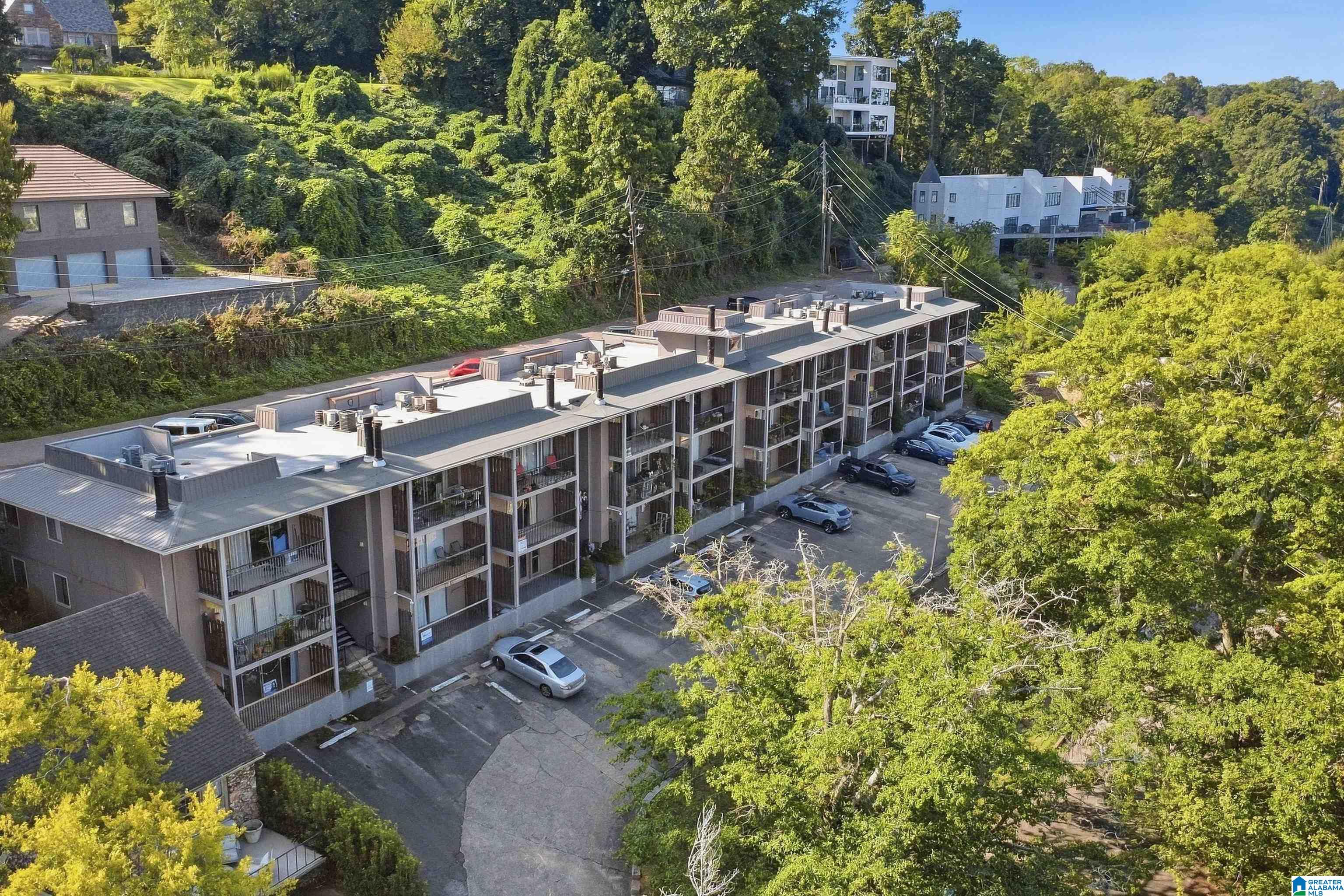 Photo 2 of Condo for sale at 2401 Arlington Crescent #A, Birmingham, AL 35205 | MLS# 21465220 | Listing updated on 2026-09-18