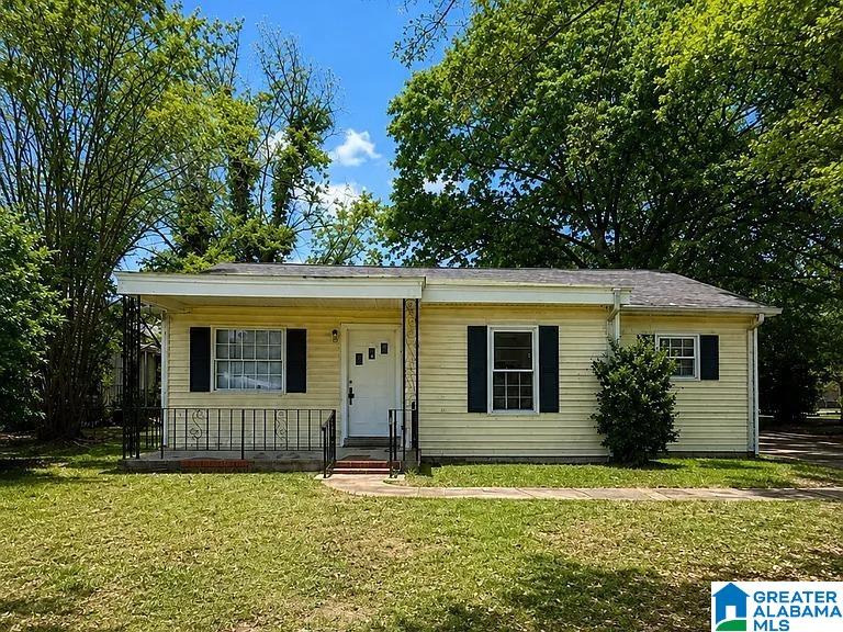 Single family home for sale at 537 Grant St, Birmingham, AL 35228 | MLS# 21465225
