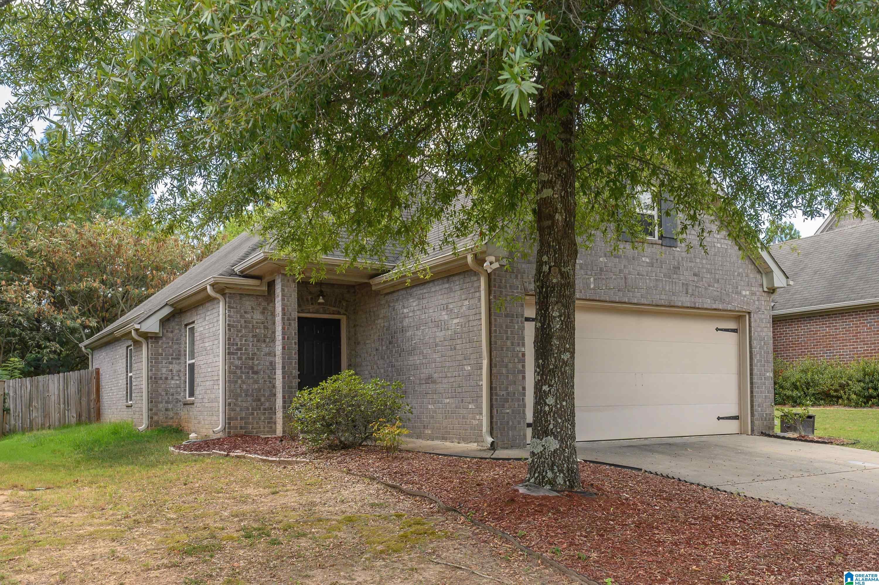 Photo 2 of Single family home for sale at 2733 Oxmoor Way, Birmingham, AL 35211 | MLS# 21465227 | Listing updated on 2026-09-18